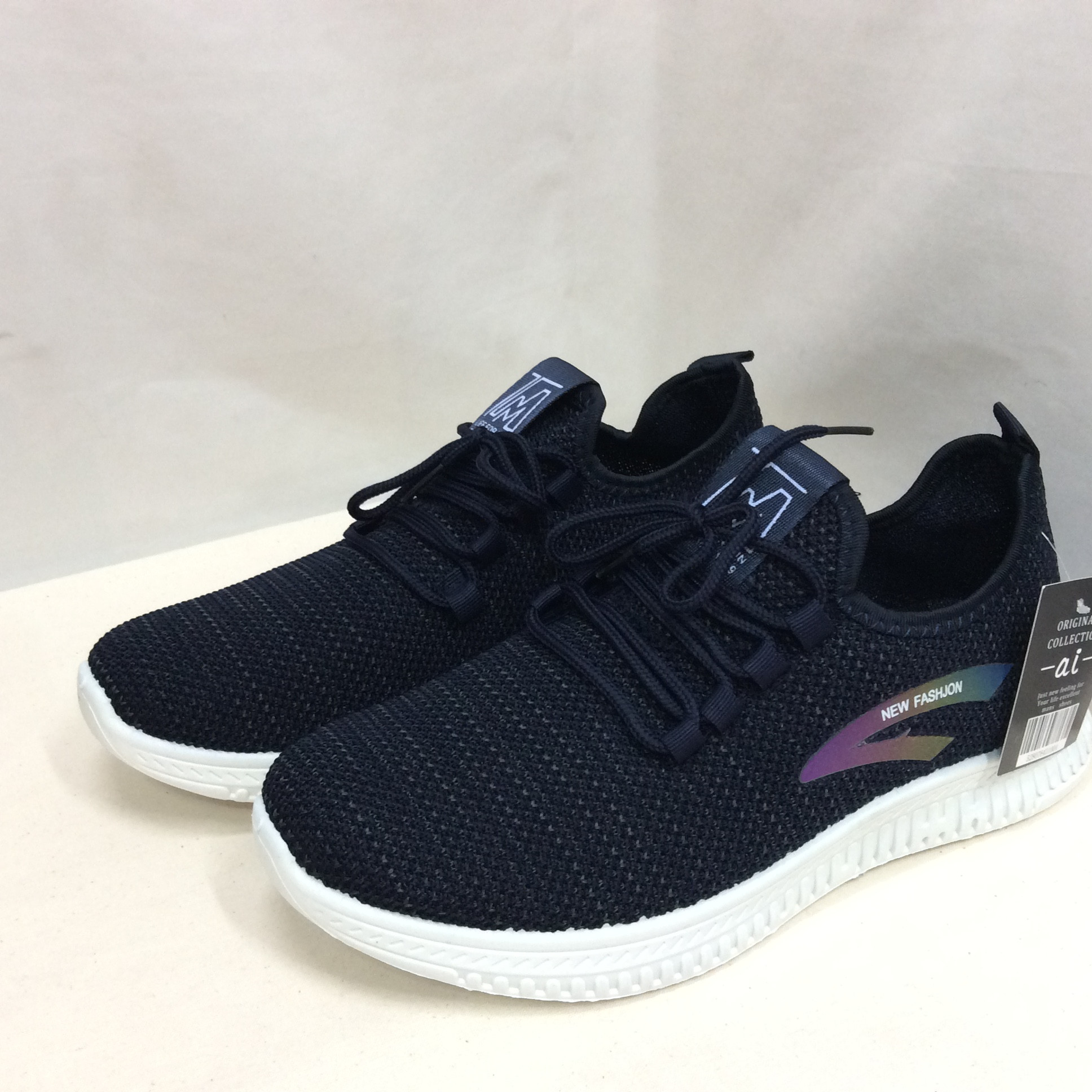 新品 軽量 紐付きスニーカー メンズ  ネイビー