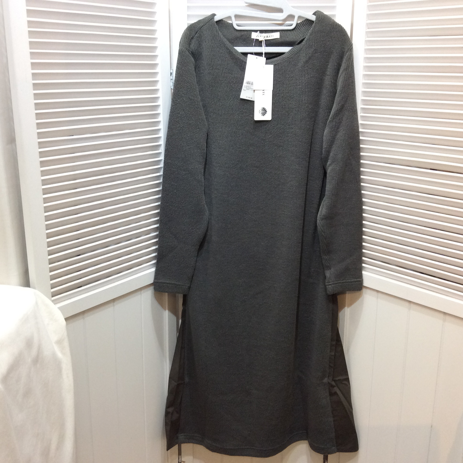 未使用 ニットチュニック  ワンピース フリーサイズ  カーキ