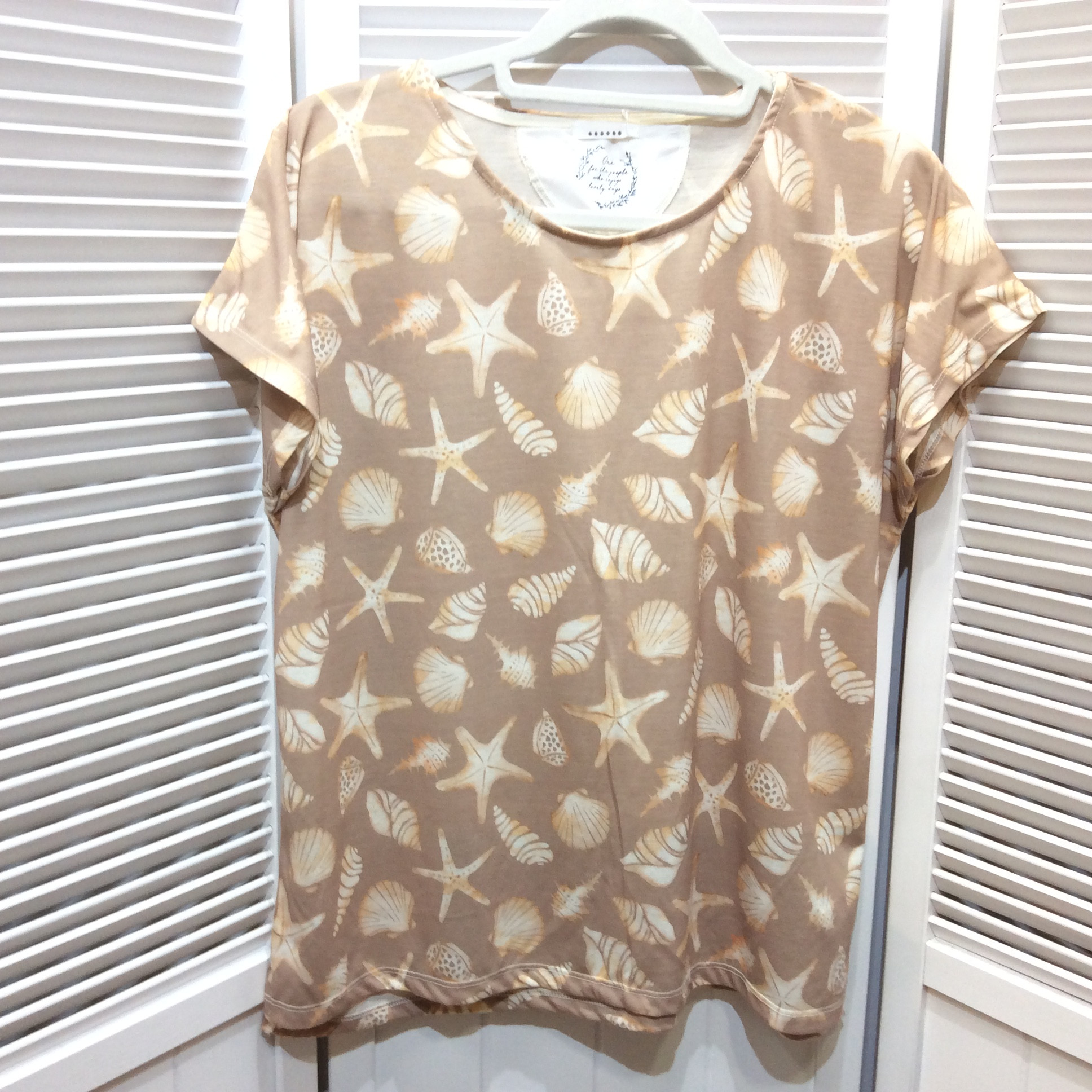 フレンチスリーブカットソー  LL  ベージュプリント柄