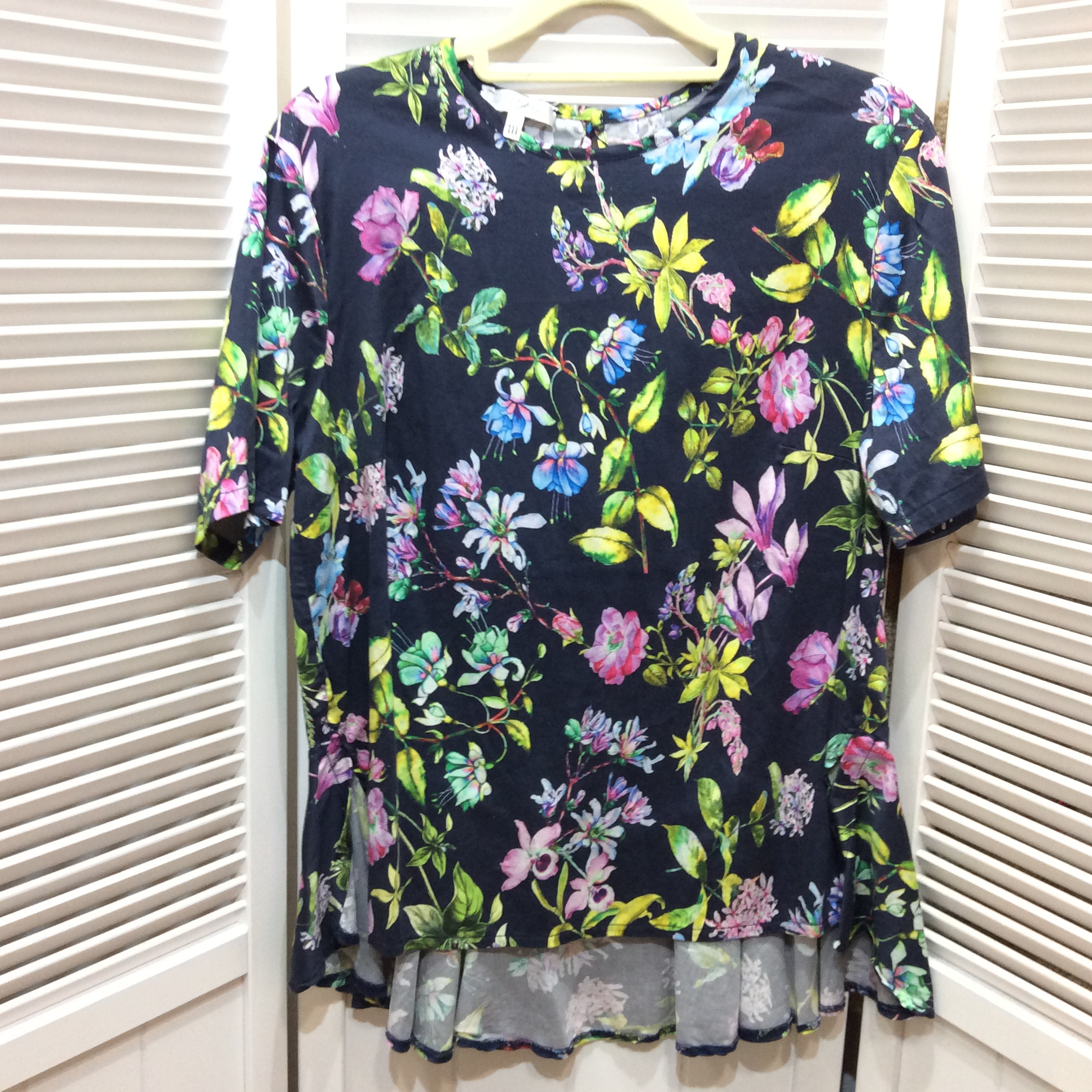 ナラカミーチェ 半袖カットソー Ⅲ ネイビー花柄