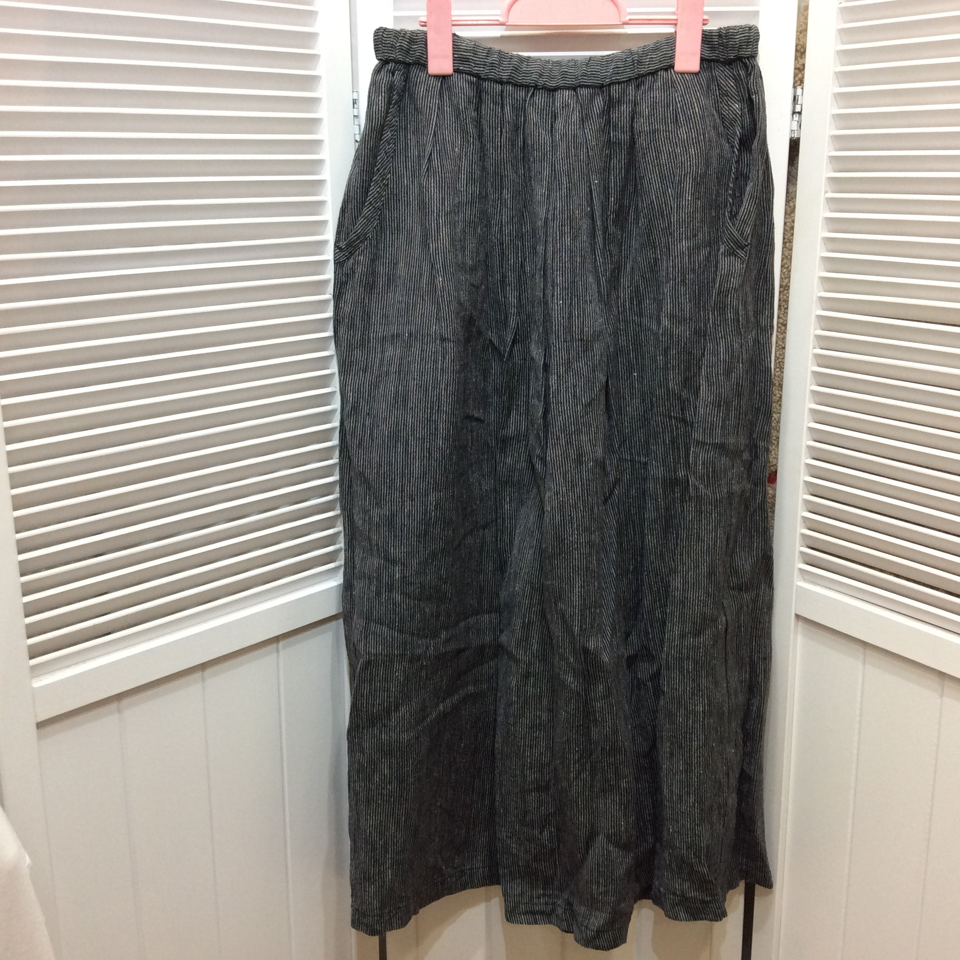 麻混 ロングスカート   フリーサイズ  黒ストライプ