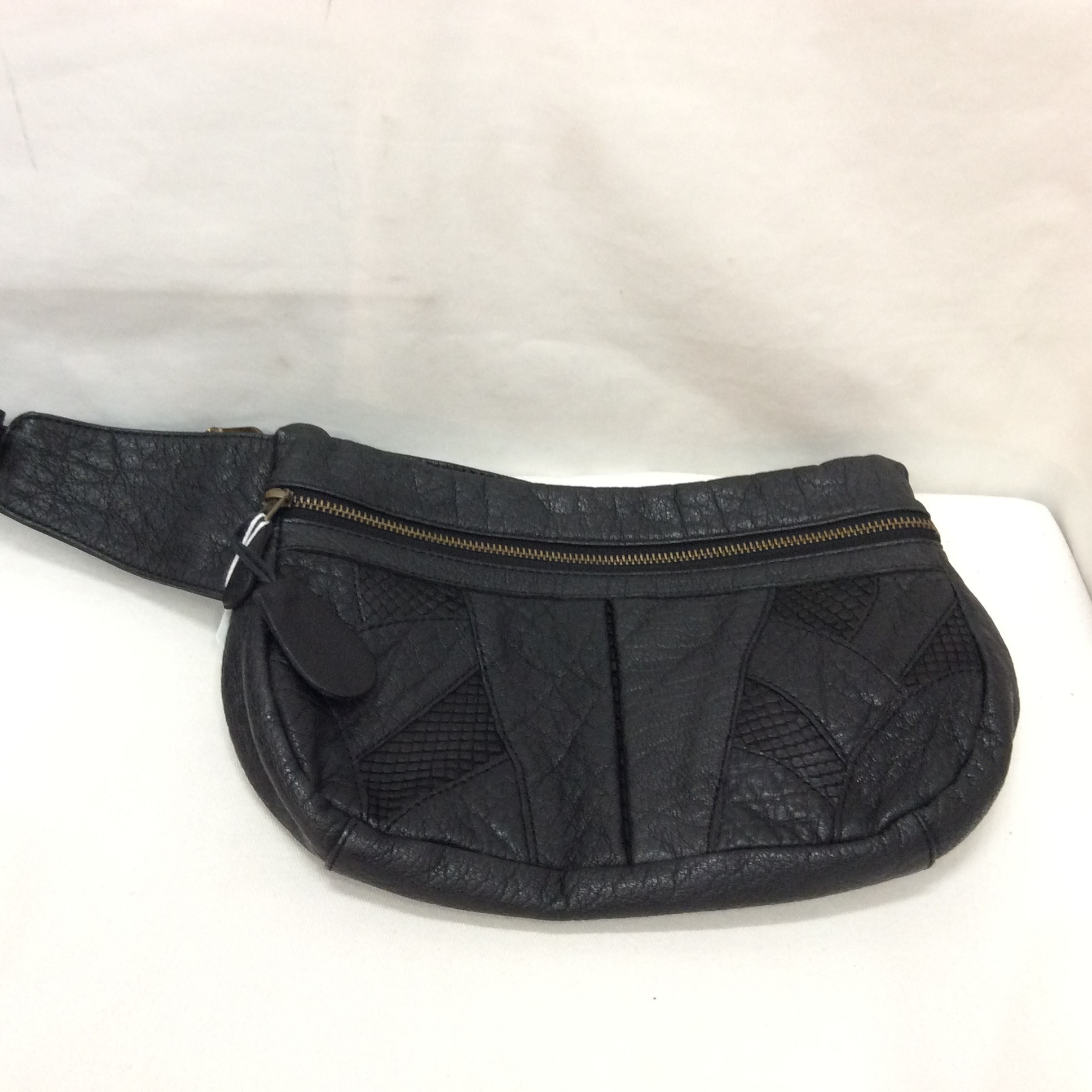 イビザ ラムレザー ウエストポーチ  黒