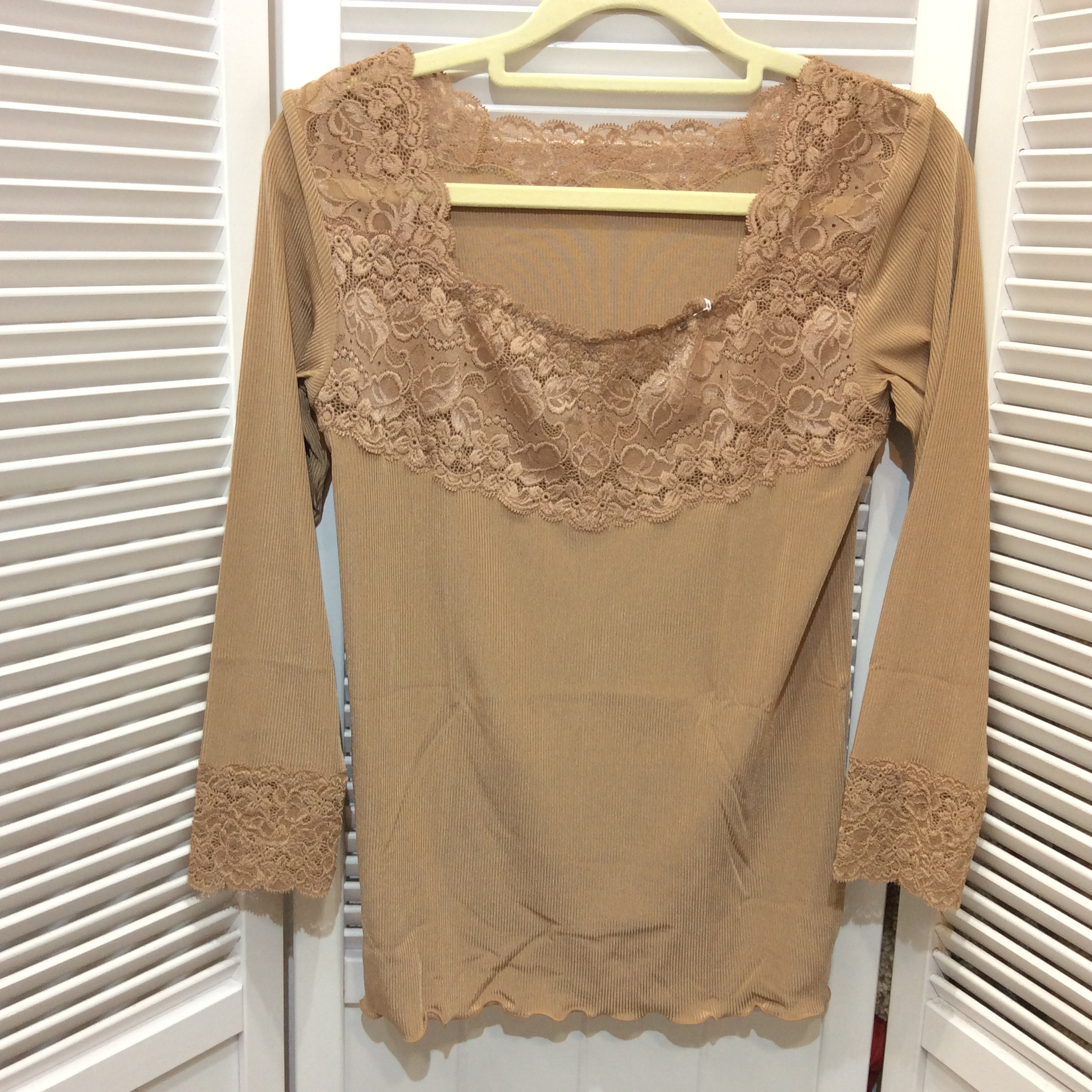 未使用 シャルレ 長袖インナー 下着  M  ピンク