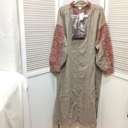 未使用 TSUHARU ペチコート付き 麻ロングワンピース フリーサイズ   ベージュ／刺繍柄