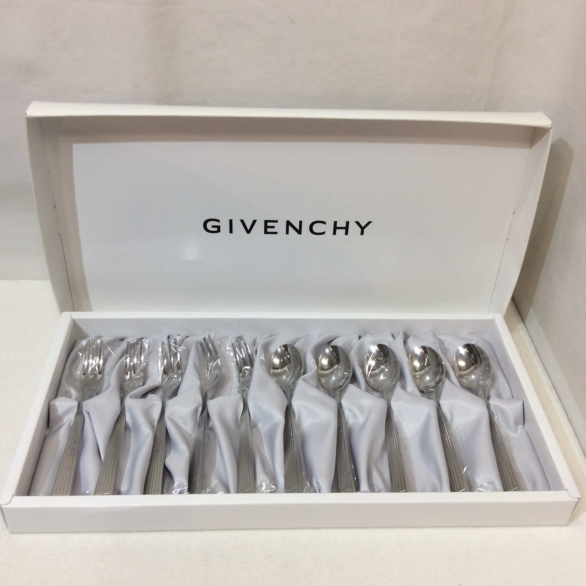 未使用☆GIVENCHY ジバンシー スプーン＆フォーク10本セット 箱入り