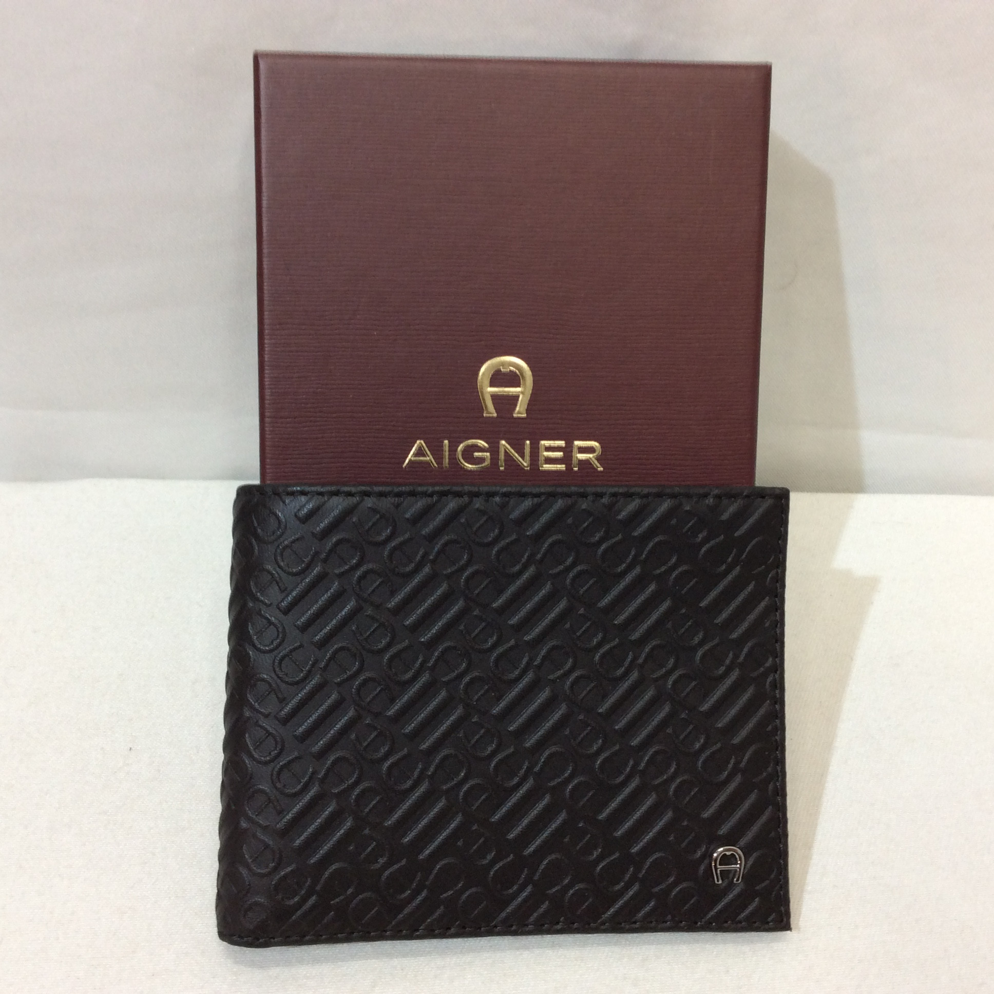 新品☆AIGNER アイグナー 二つ折り財布(小銭入れなし) ブラック 札入れ