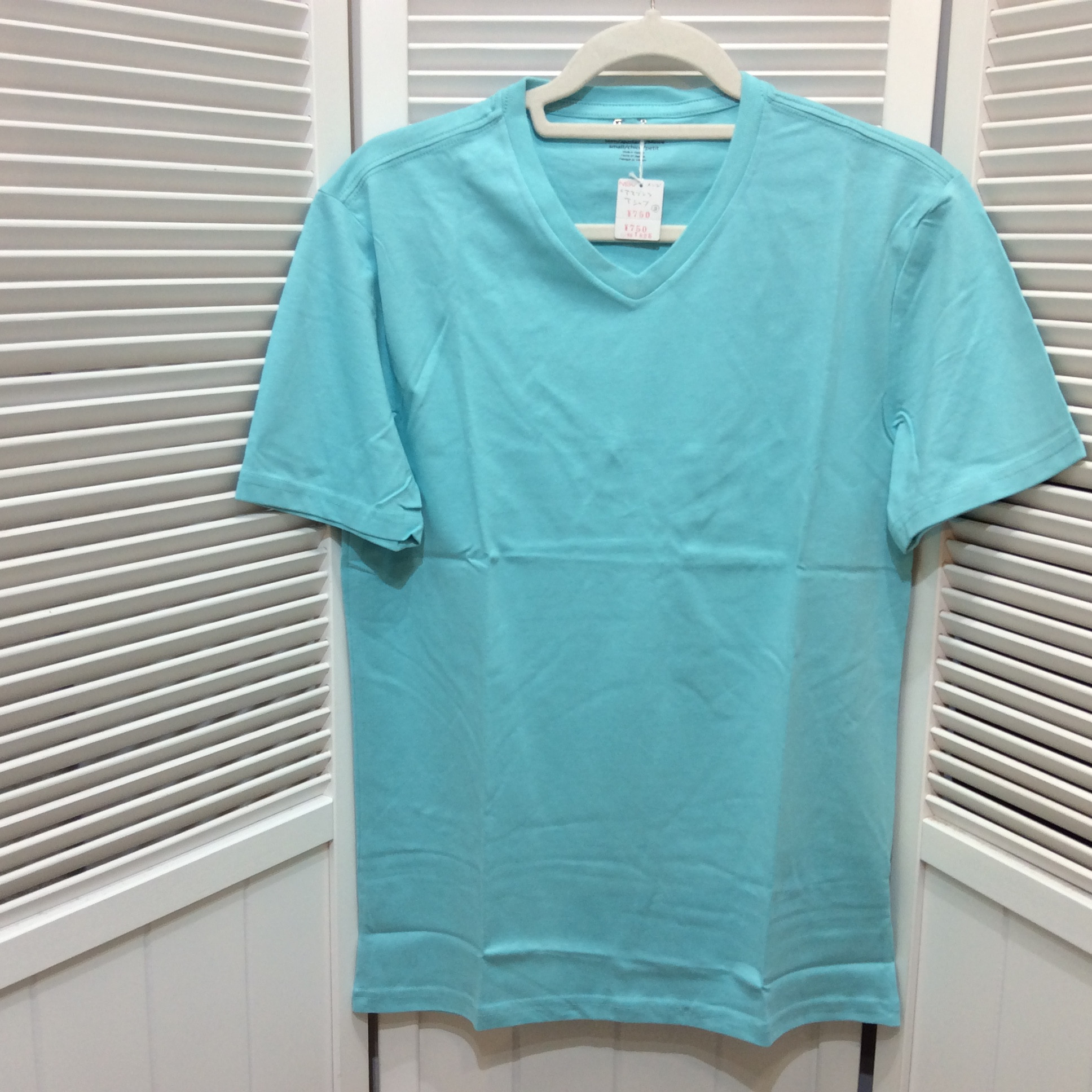 新品 Amazon メンズVネックTシャツ  S (Mサイズ相当）  ブルー