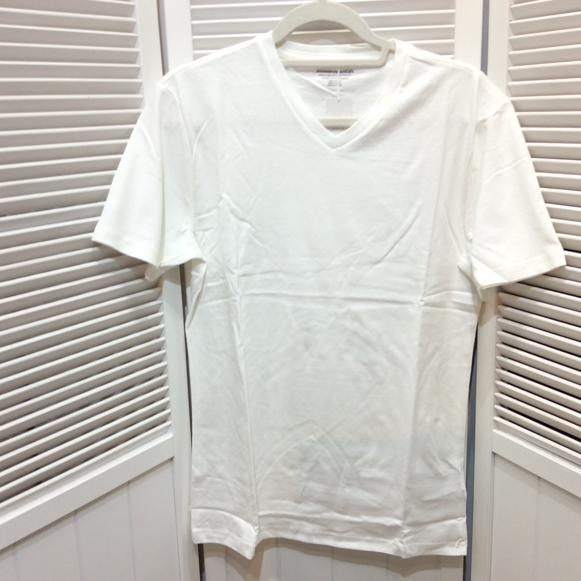 新品 Amazon メンズVネックTシャツ  S (Mサイズ相当）  ホワイト