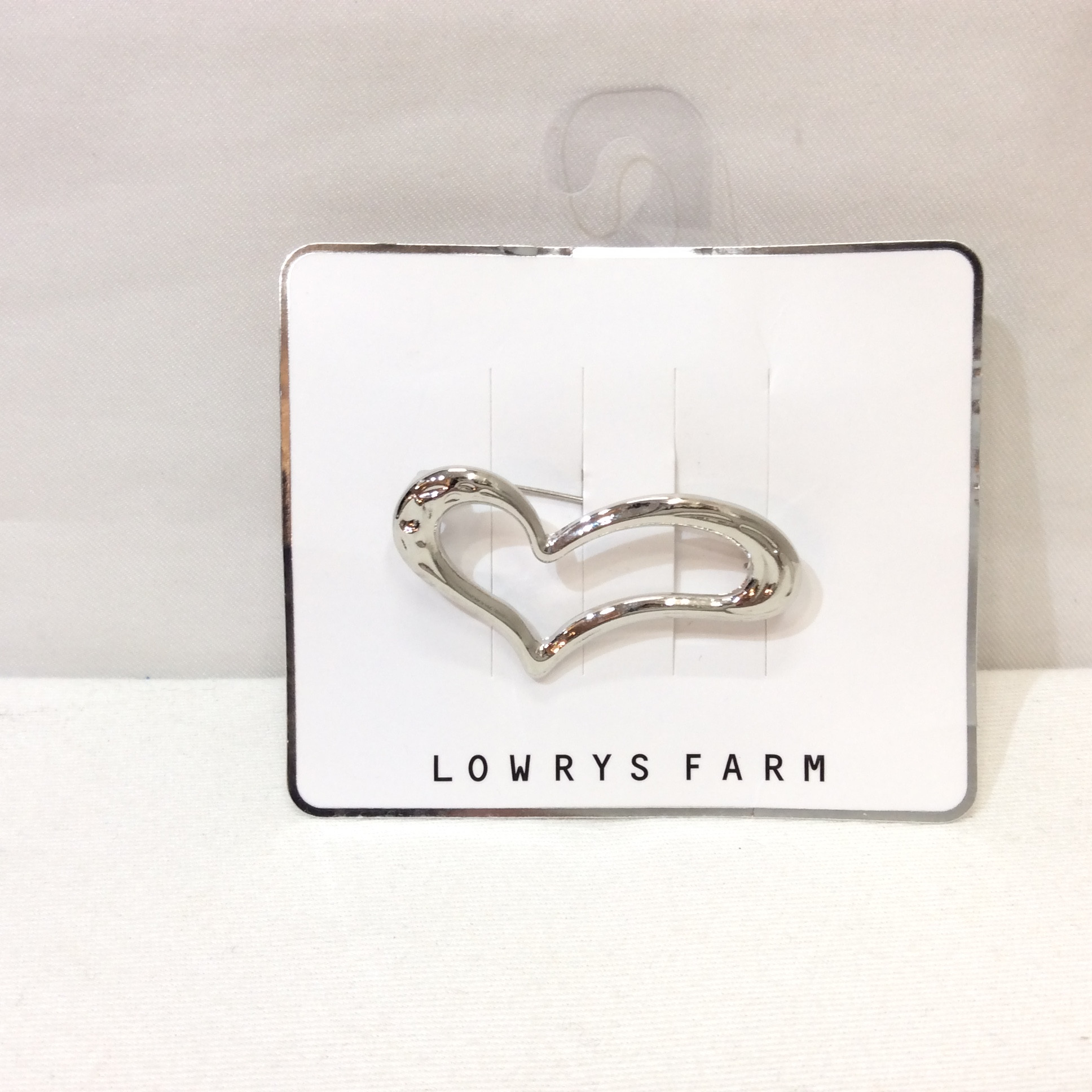 未使用 LOWRYS FARM ファッションブローチ  ハート