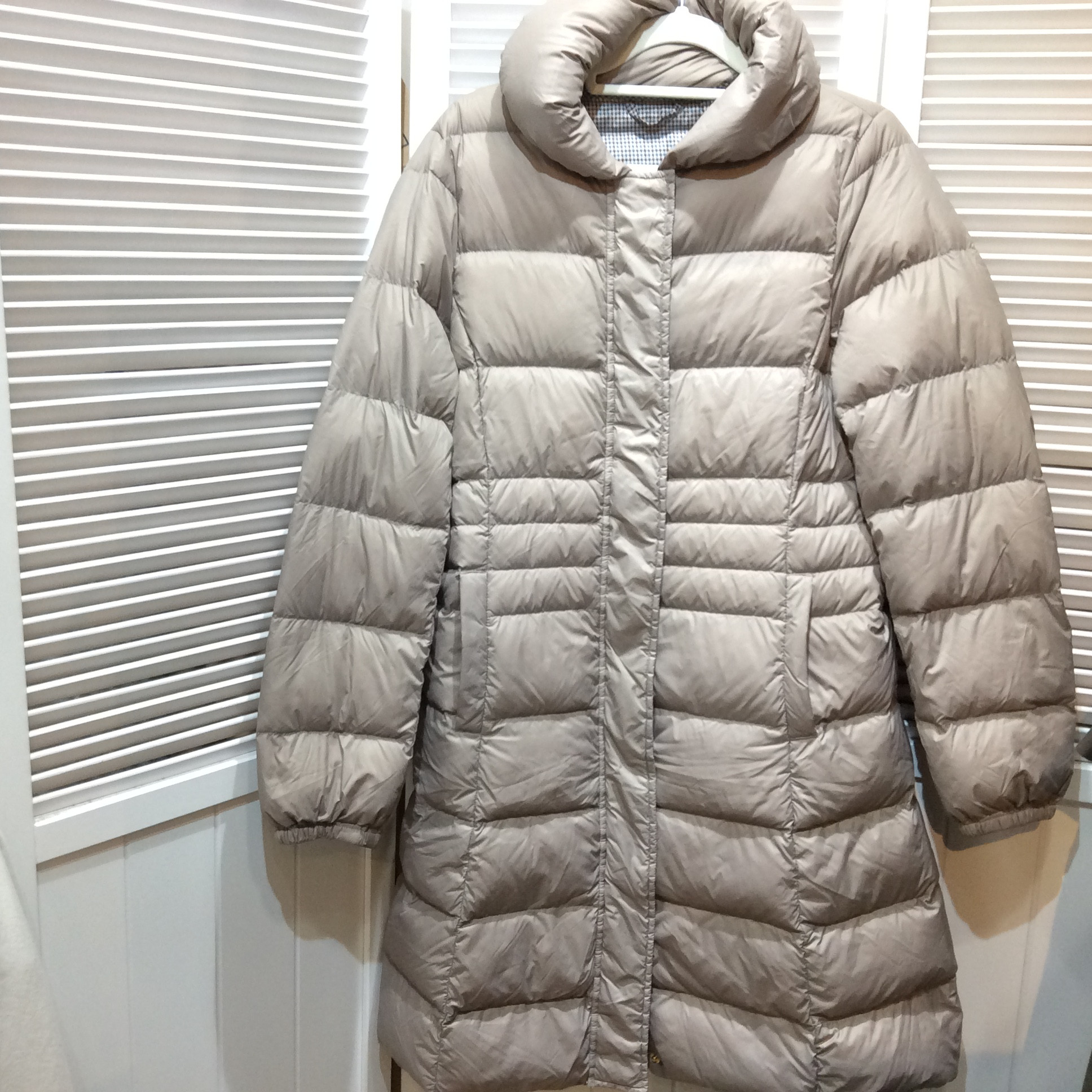 超軽量 ダウンコート  M  グレージュ