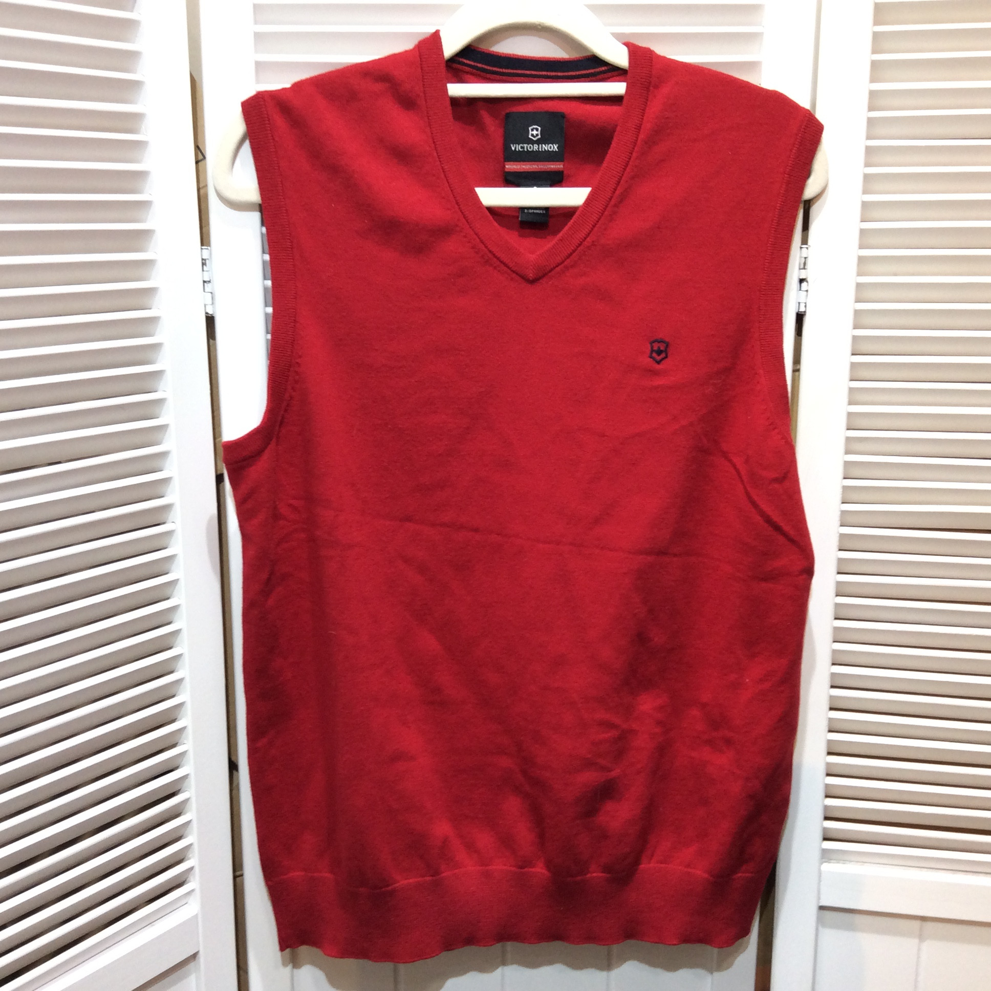 VICTORINOX  ニットベスト メンズS  レッド