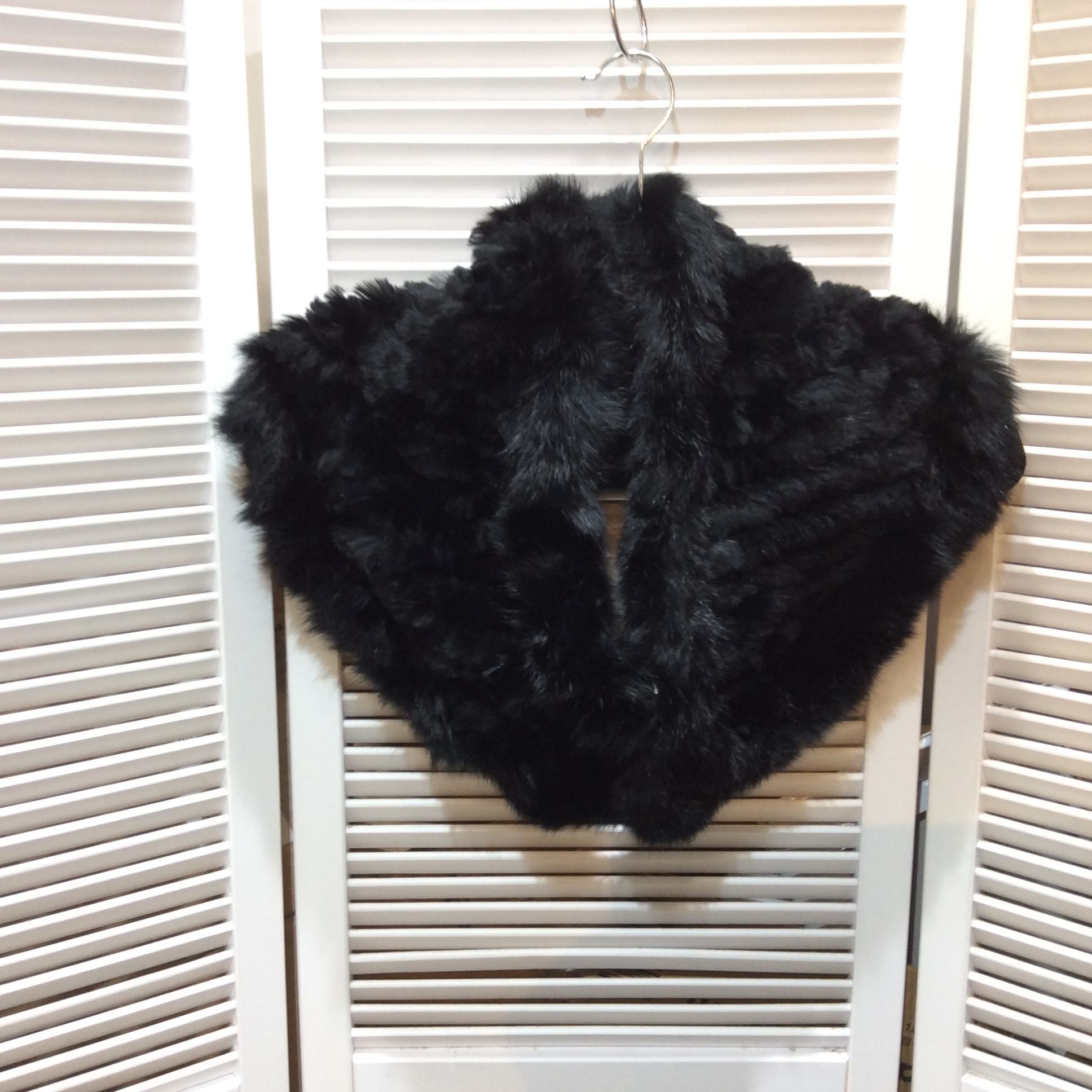 ラビット  マフラー  黒  美品