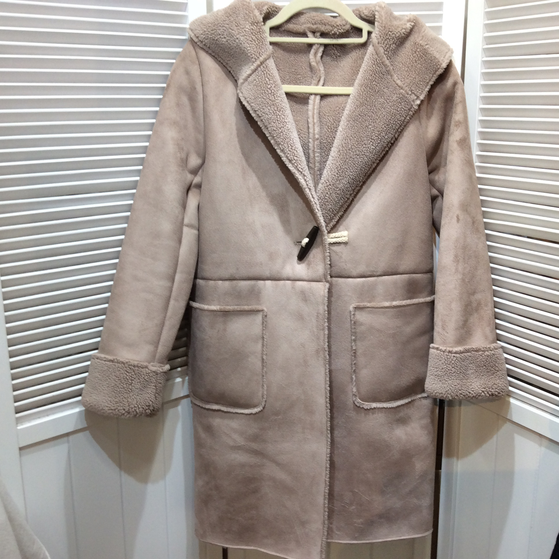 フード付きフェイクムートンコート  M ベージュ  美品