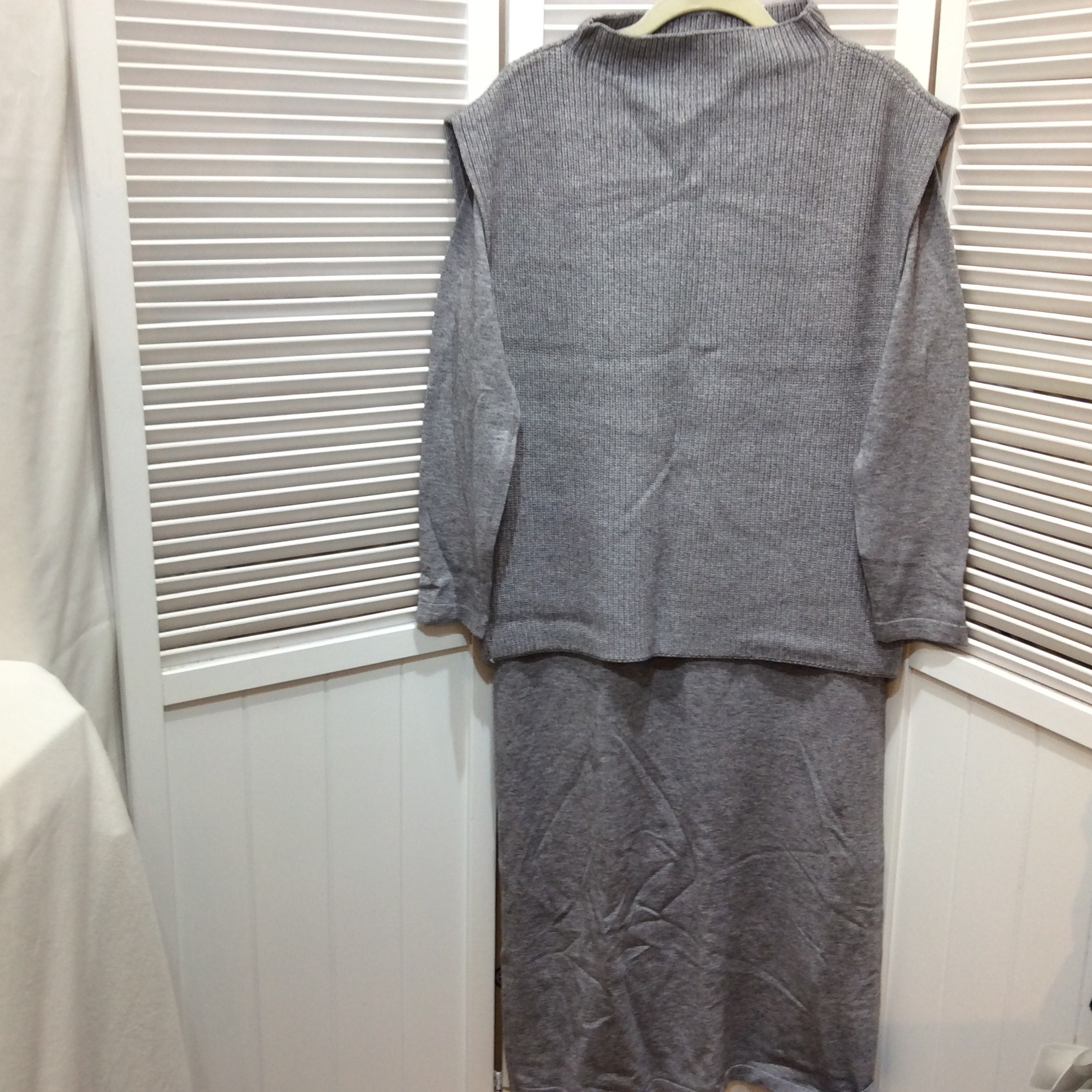 アーバンリサーチ ベスト付きニットロングワンピース フリーサイズ   グレー 美品