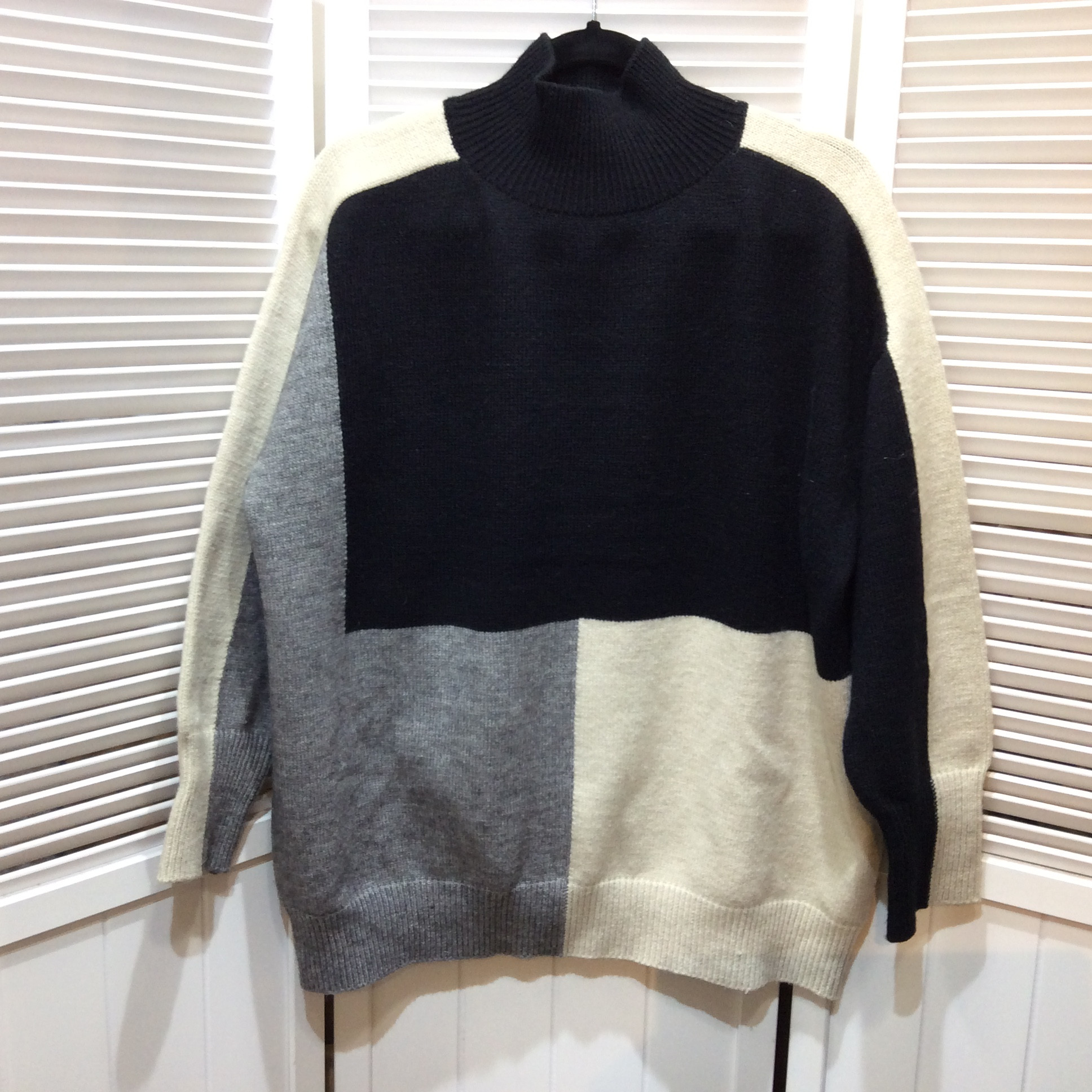 タートルセーター M オーバーサイズ  黒／グレー／アイボリー
