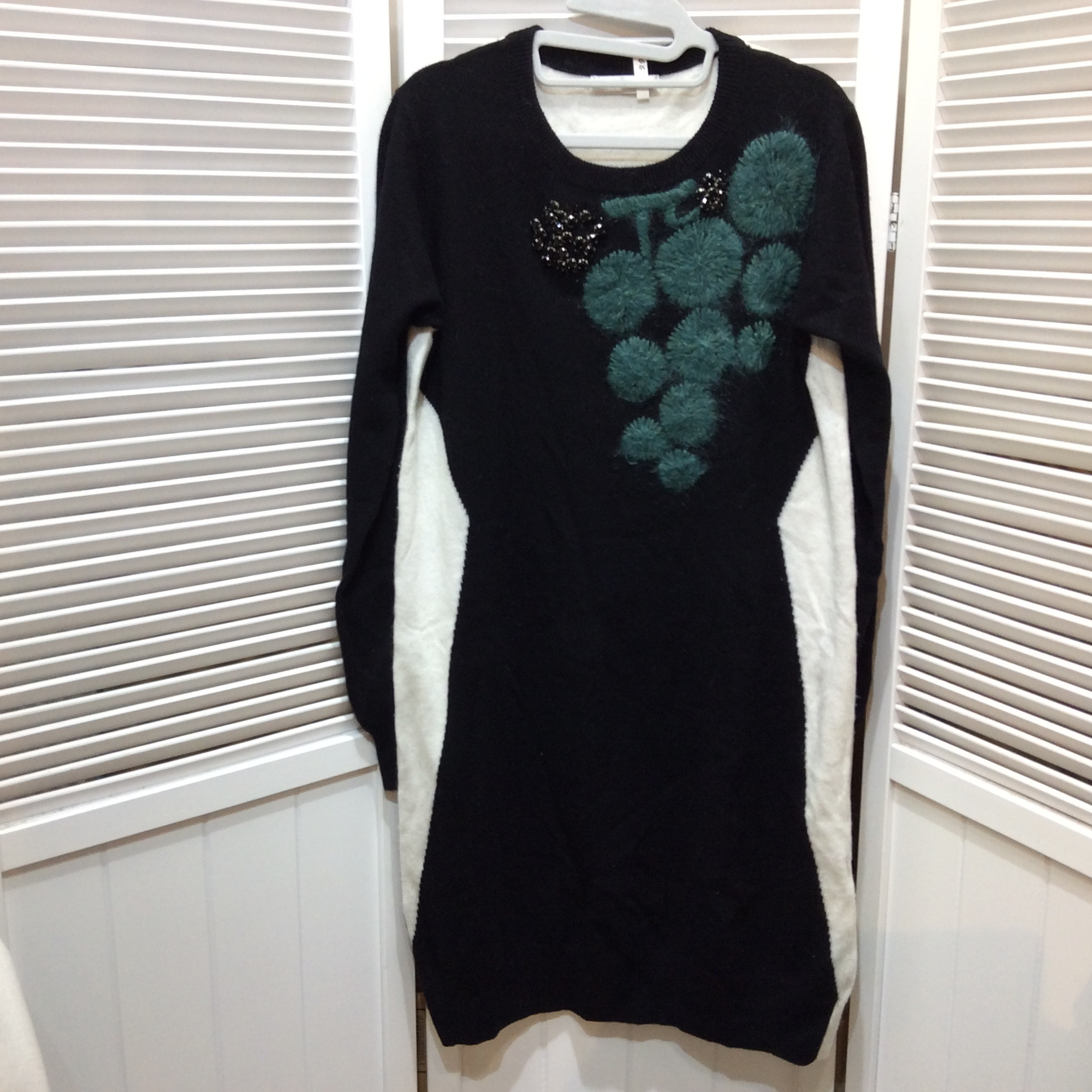 ツモリチサト ニットチュニック サイズ2  ブラックデザイン／ホワイト／ビーズ付き