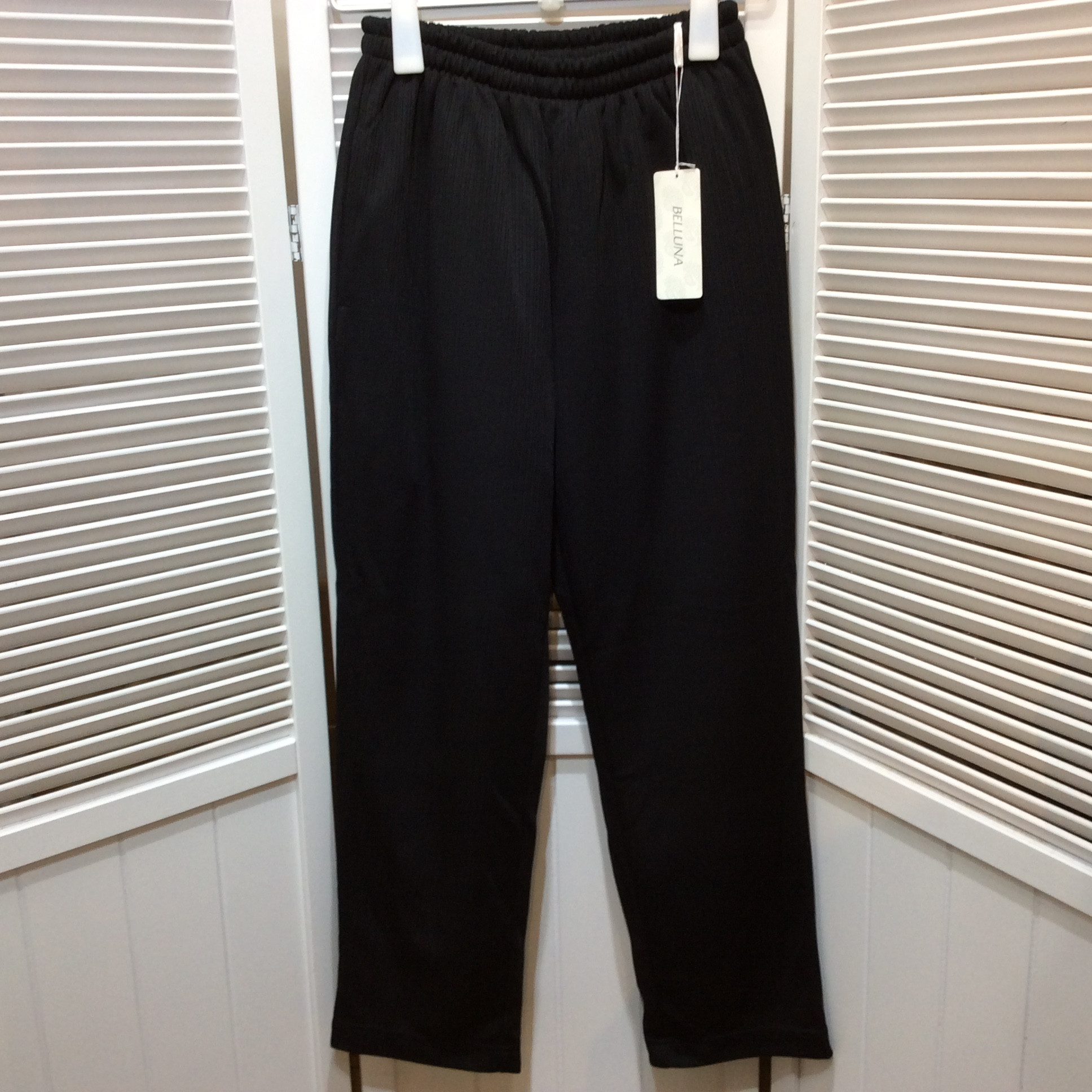 未使用☆BELLUNA ベルーナ 中綿パンツ S (大きめ) ブラック