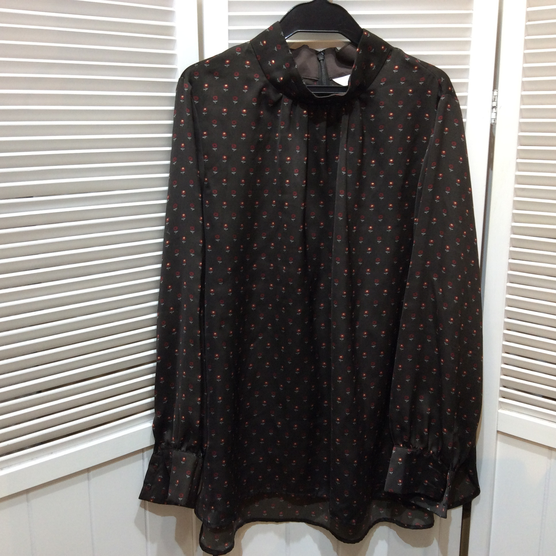 ゴールデンベア ハイネックプルオーバー LL  こげ茶／小花