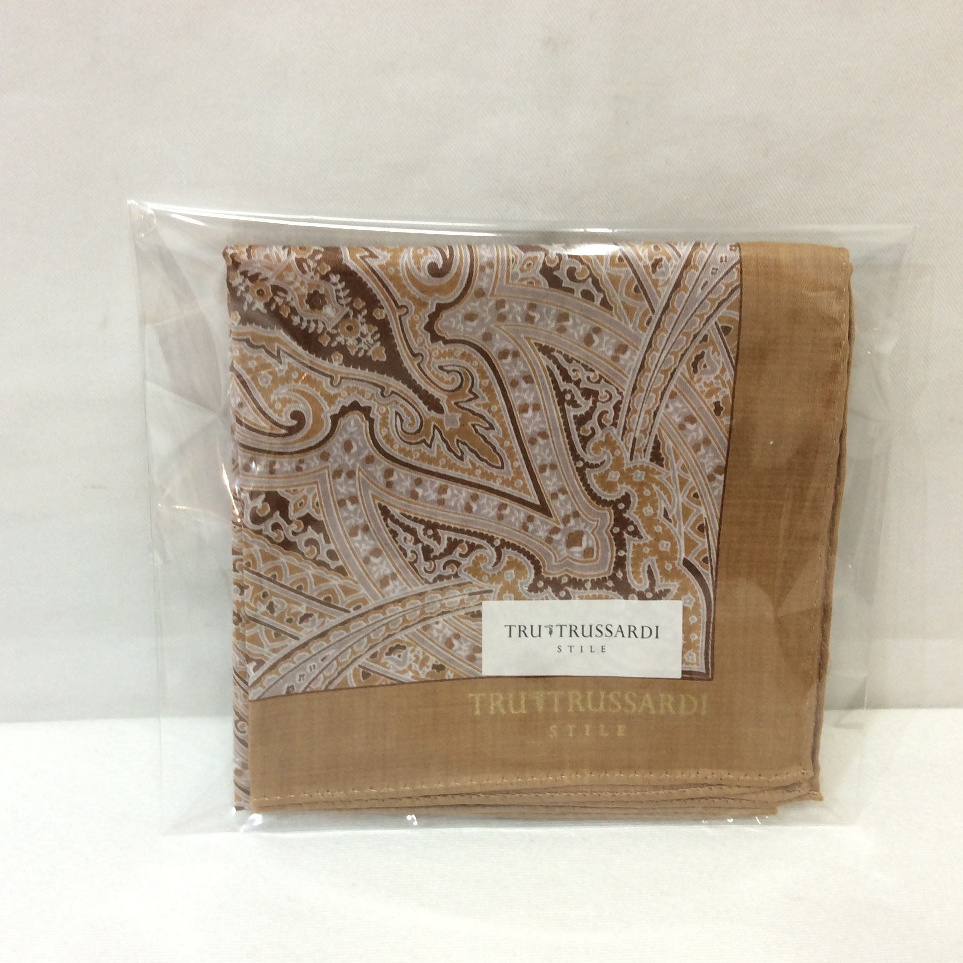 未使用 トラサルディ ハンカチ  ベージュ