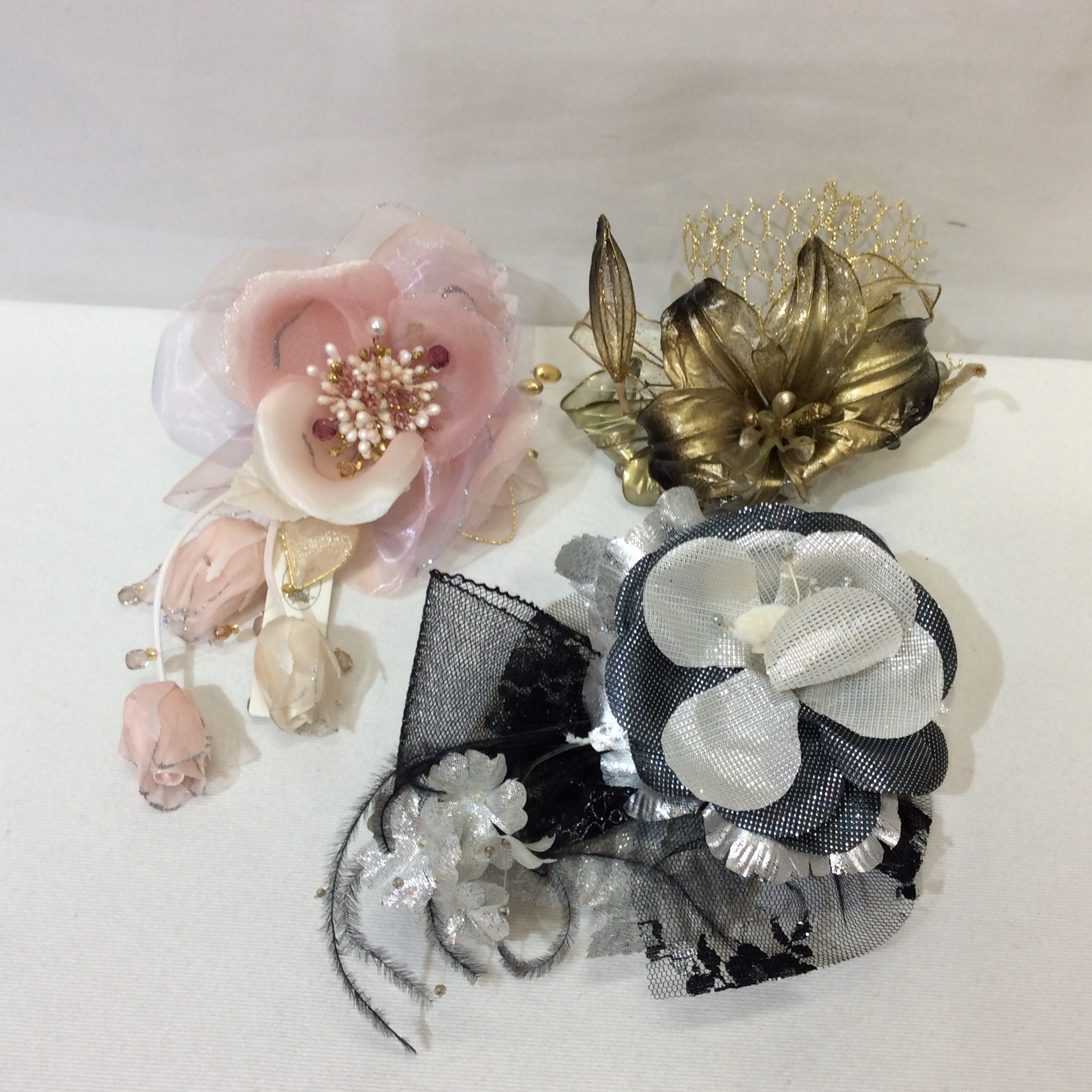 コサージュ各種 400円