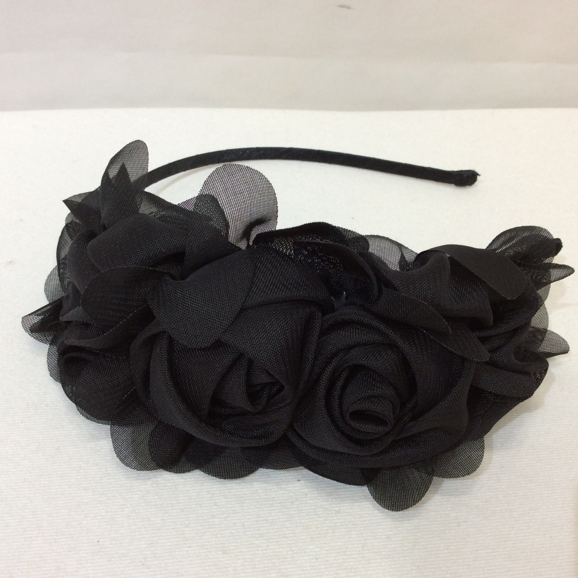 カチューシャ フラワーモチーフ ブラック