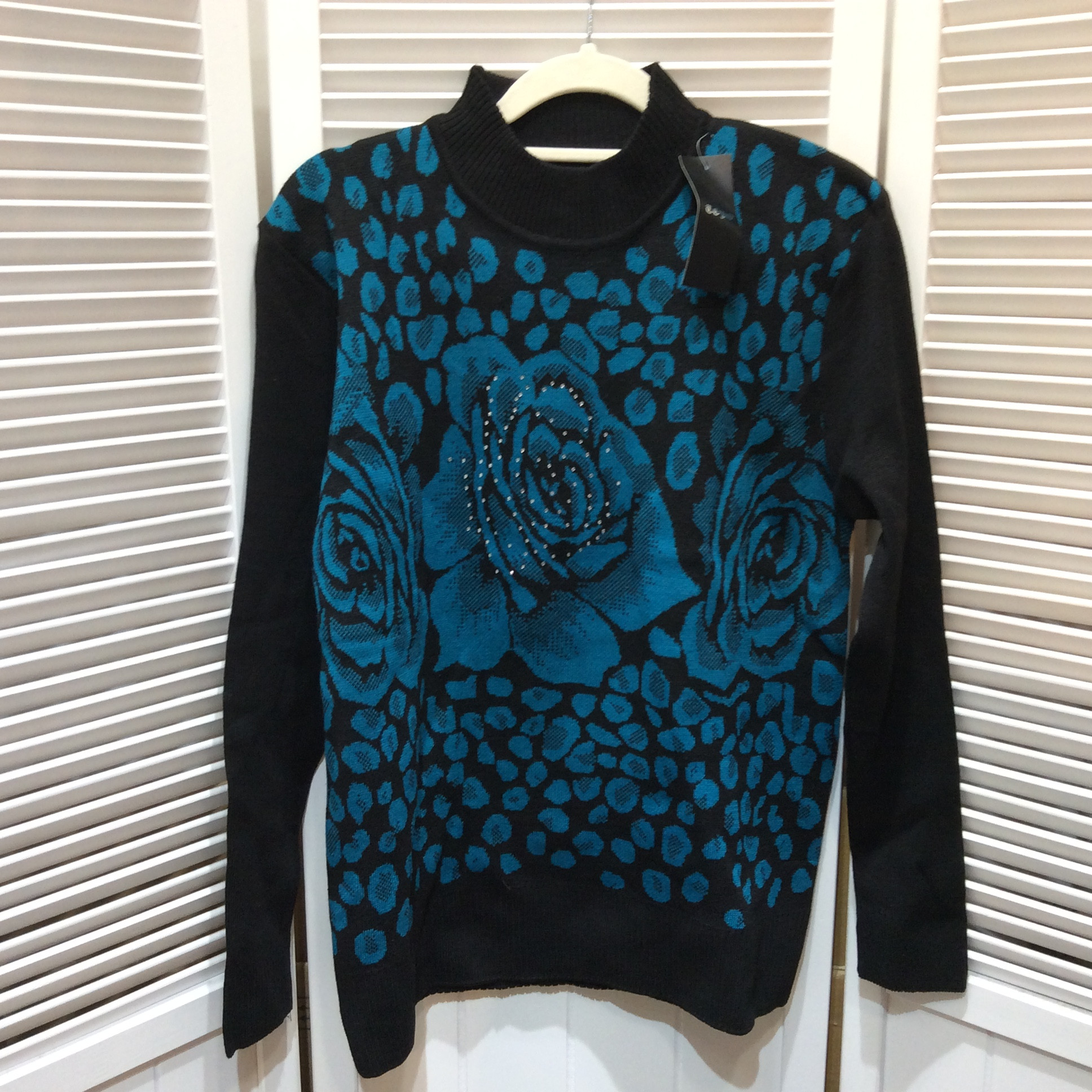 未使用☆レディース ハイネックセーター M~L ブラック×ブルー ラインストーン付き