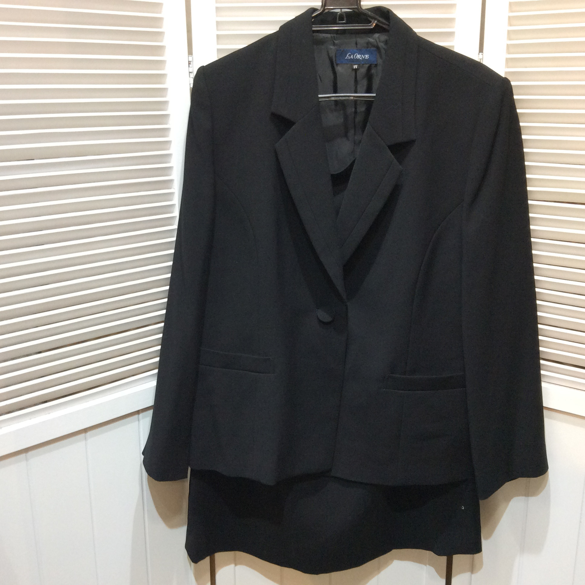 ブラックフォーマルスーツ  17号  黒  美品