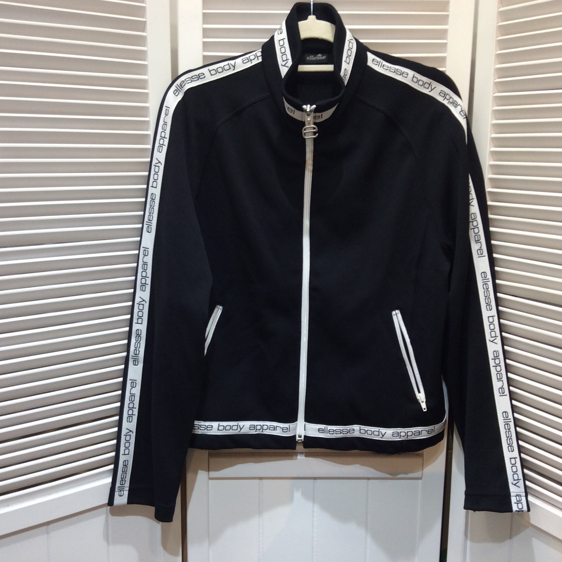 エレッセ ジップアップ   婦人 L ブラック 美品
