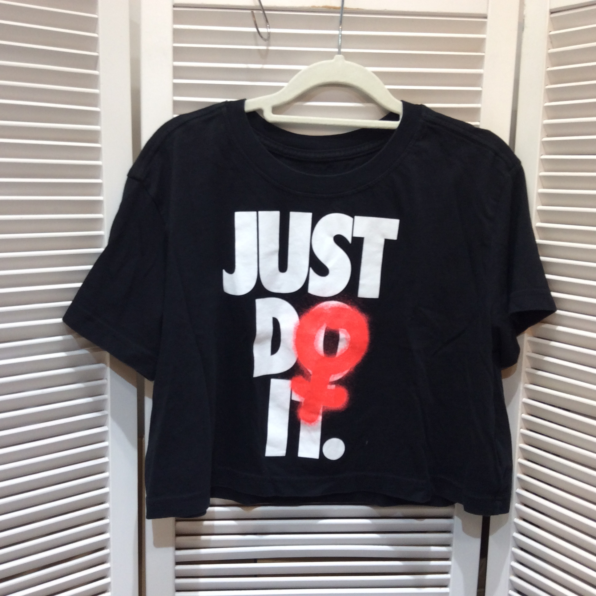 ナイキ ショート丈Tシャツ  婦人L  黒