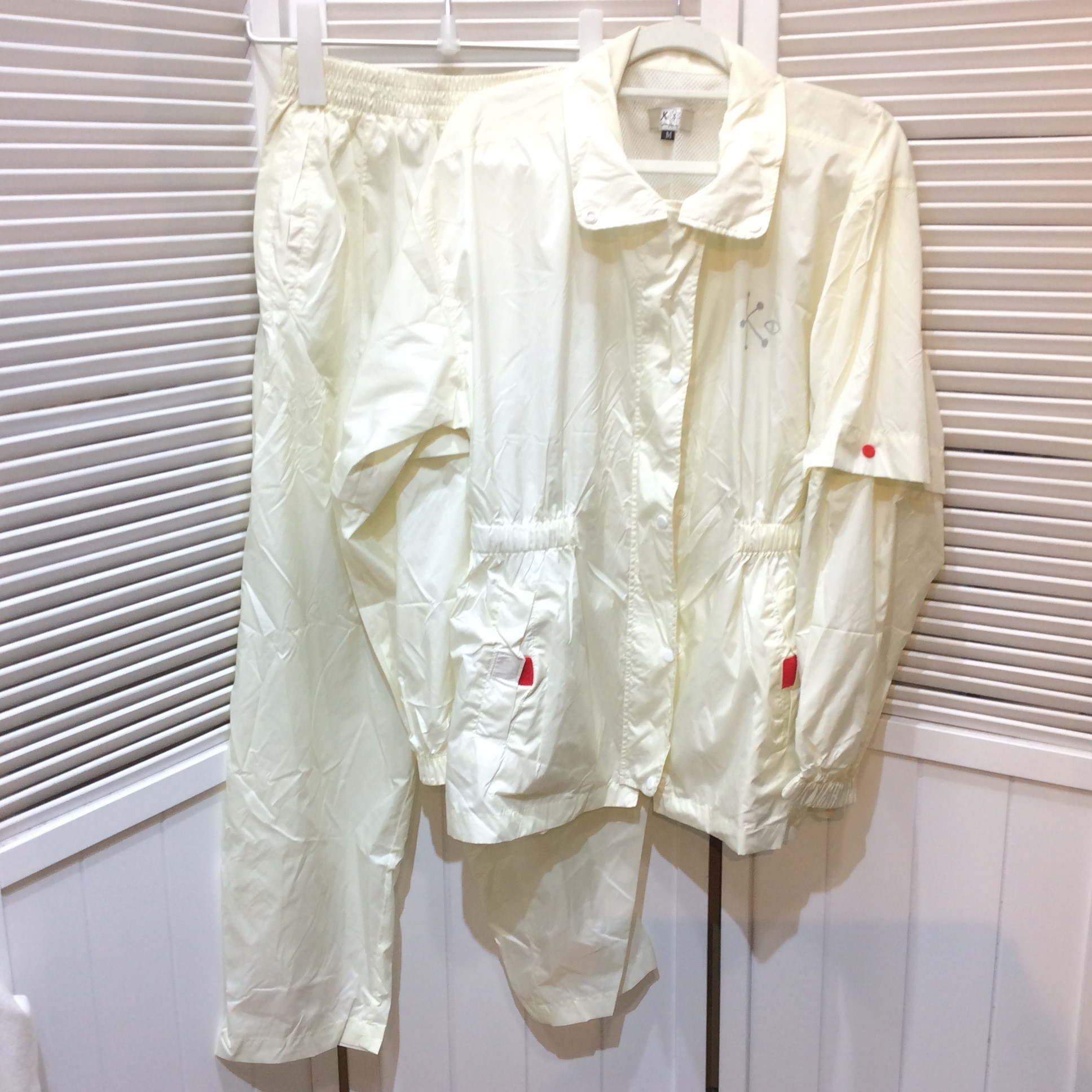 K3 Golfing Resorts 2WAY レインウェア上下セット M アイボリー 収納袋付き