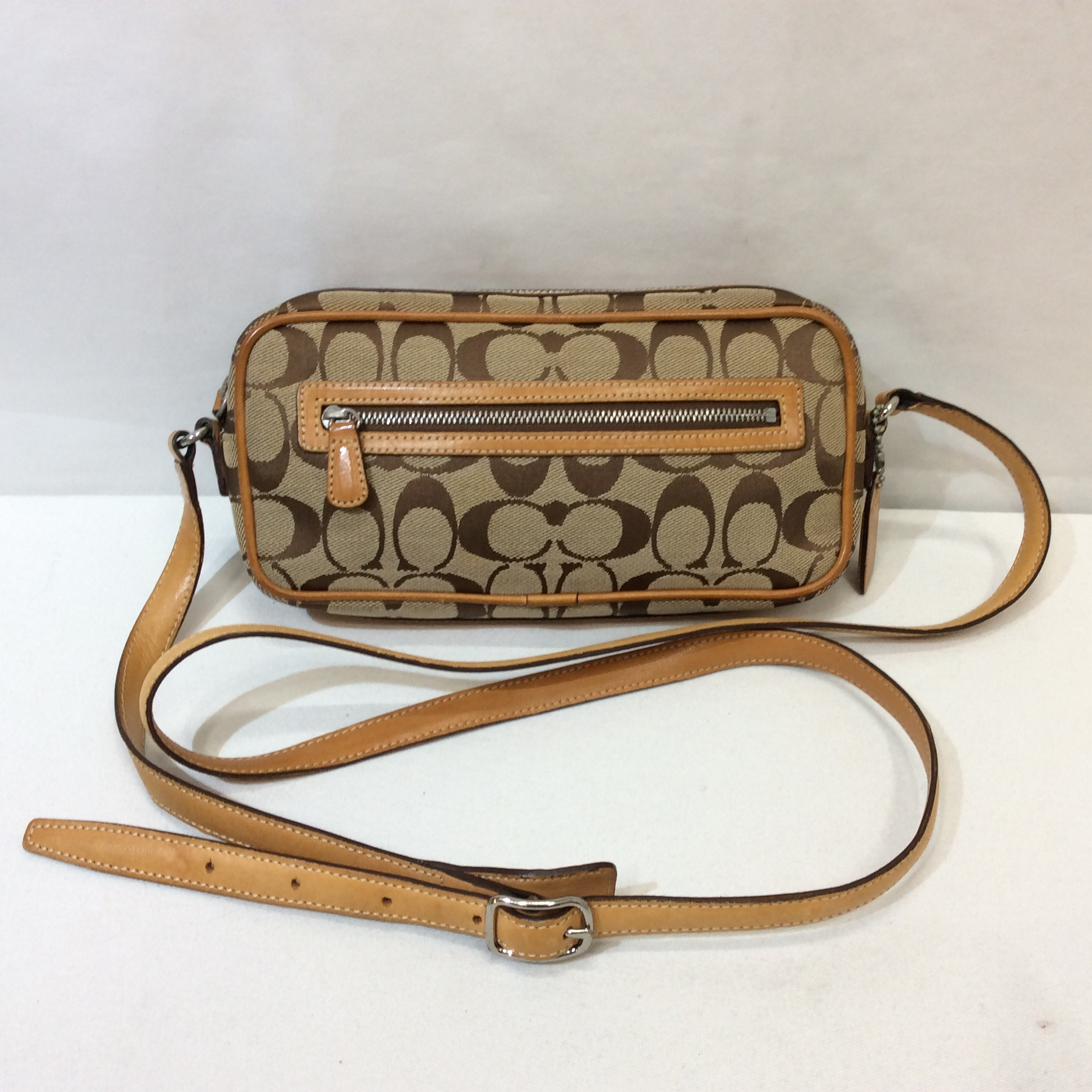 コーチ ショルダーポーチ ベージュ シグネチャー