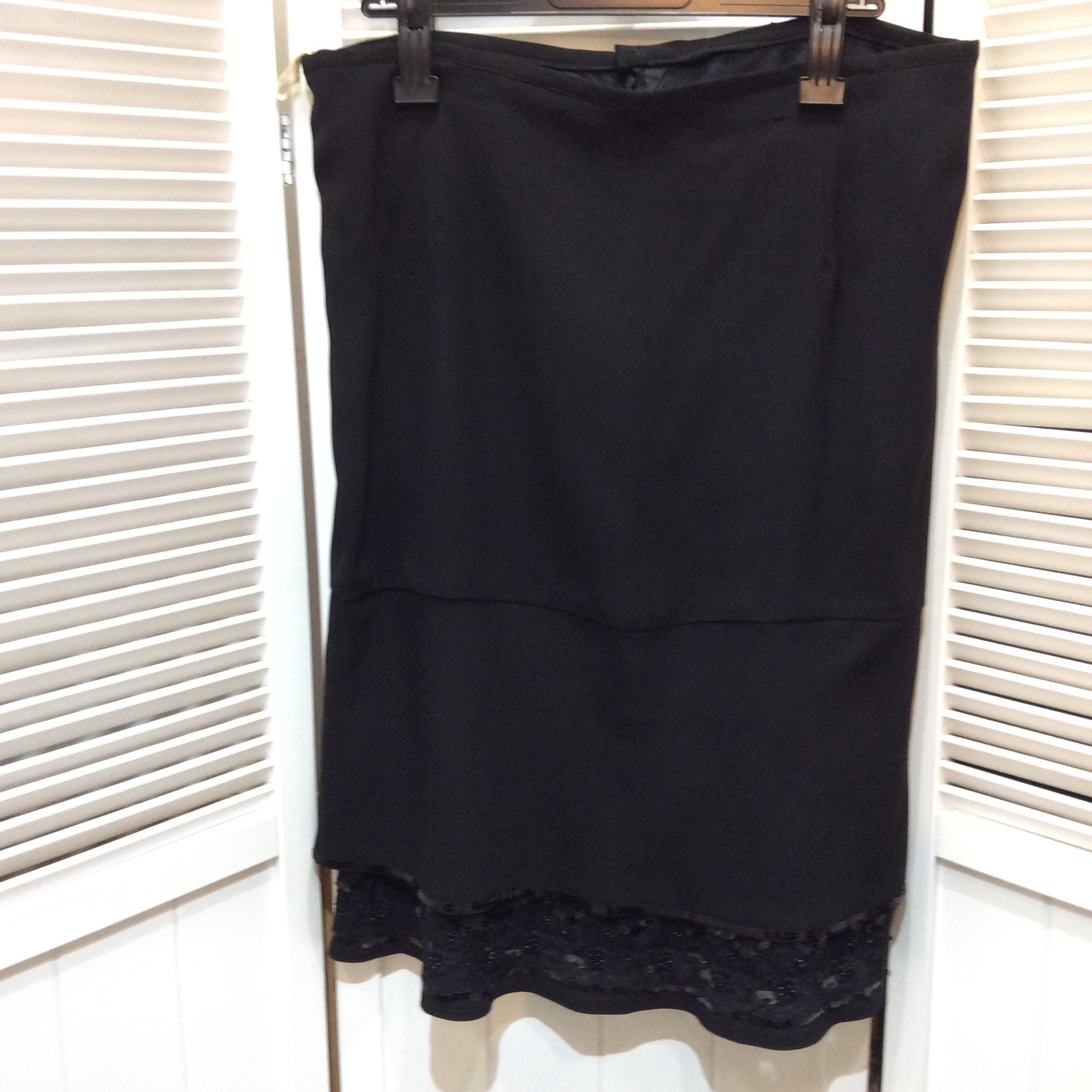 ラピーヌ タイトスカート  13号   日本製  ブラック／レース／スパンコール