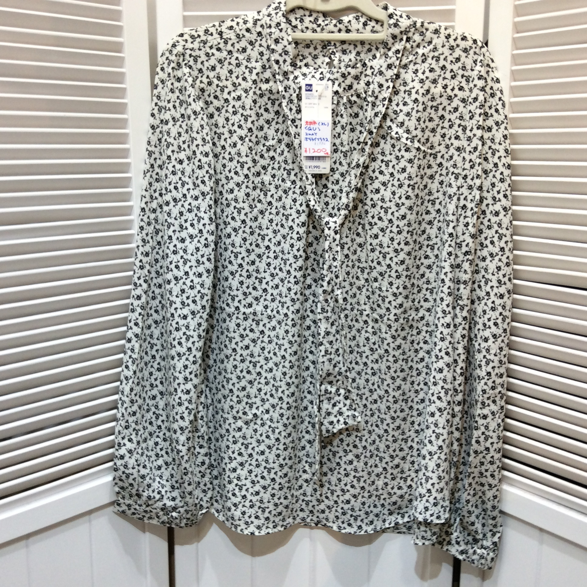 未使用 GU ボウタイブラウス  XL 