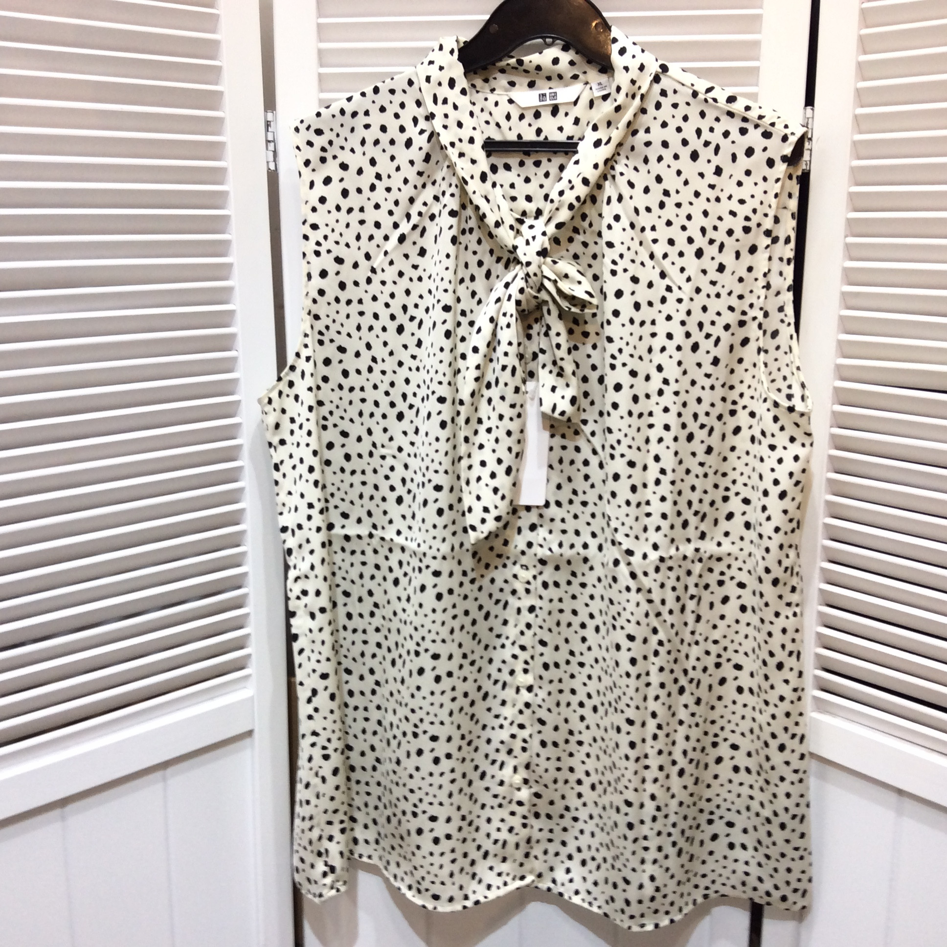 未使用 ユニクロ ボウタイ ノースリーブブラウス XL