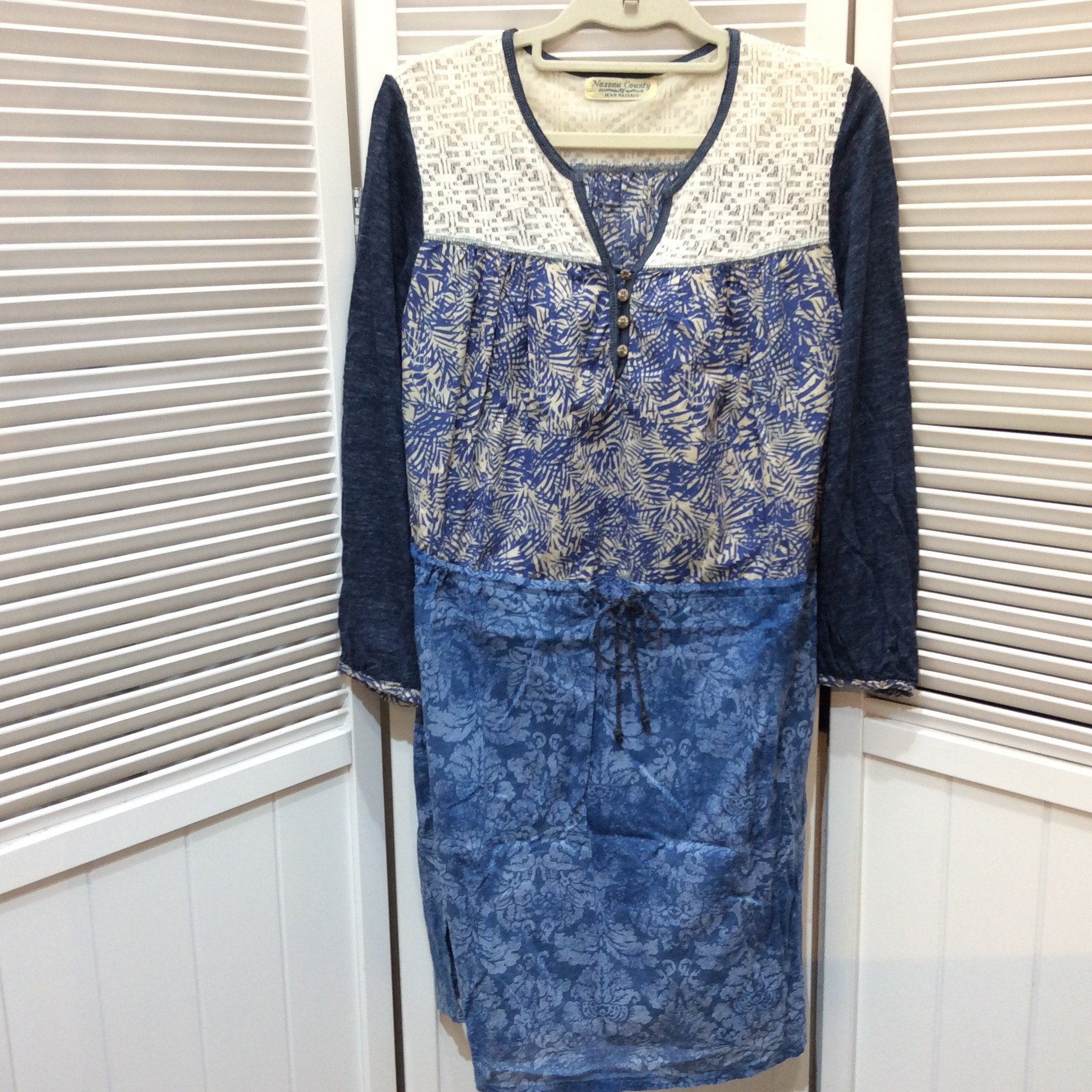 ジーンナッソーズ チュニック サイズ3    ブルー柄