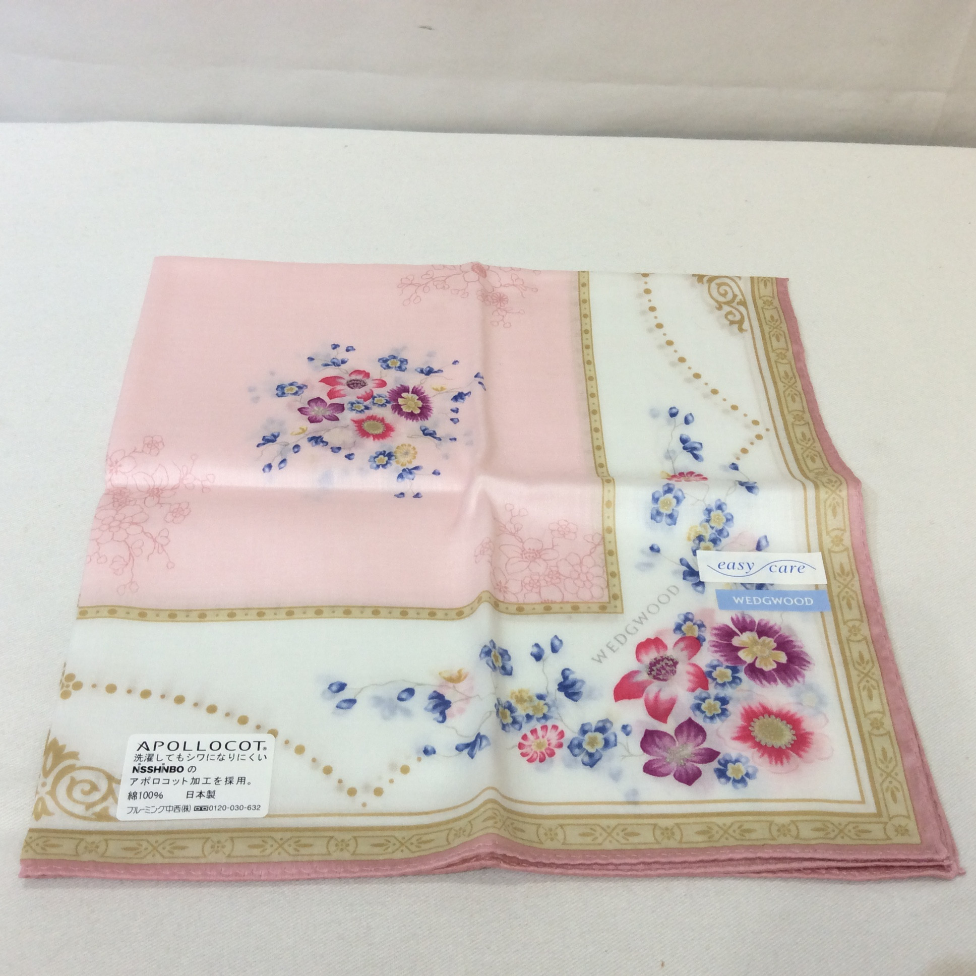 未使用 WEDGWOOD 大判ハンカチ  花柄