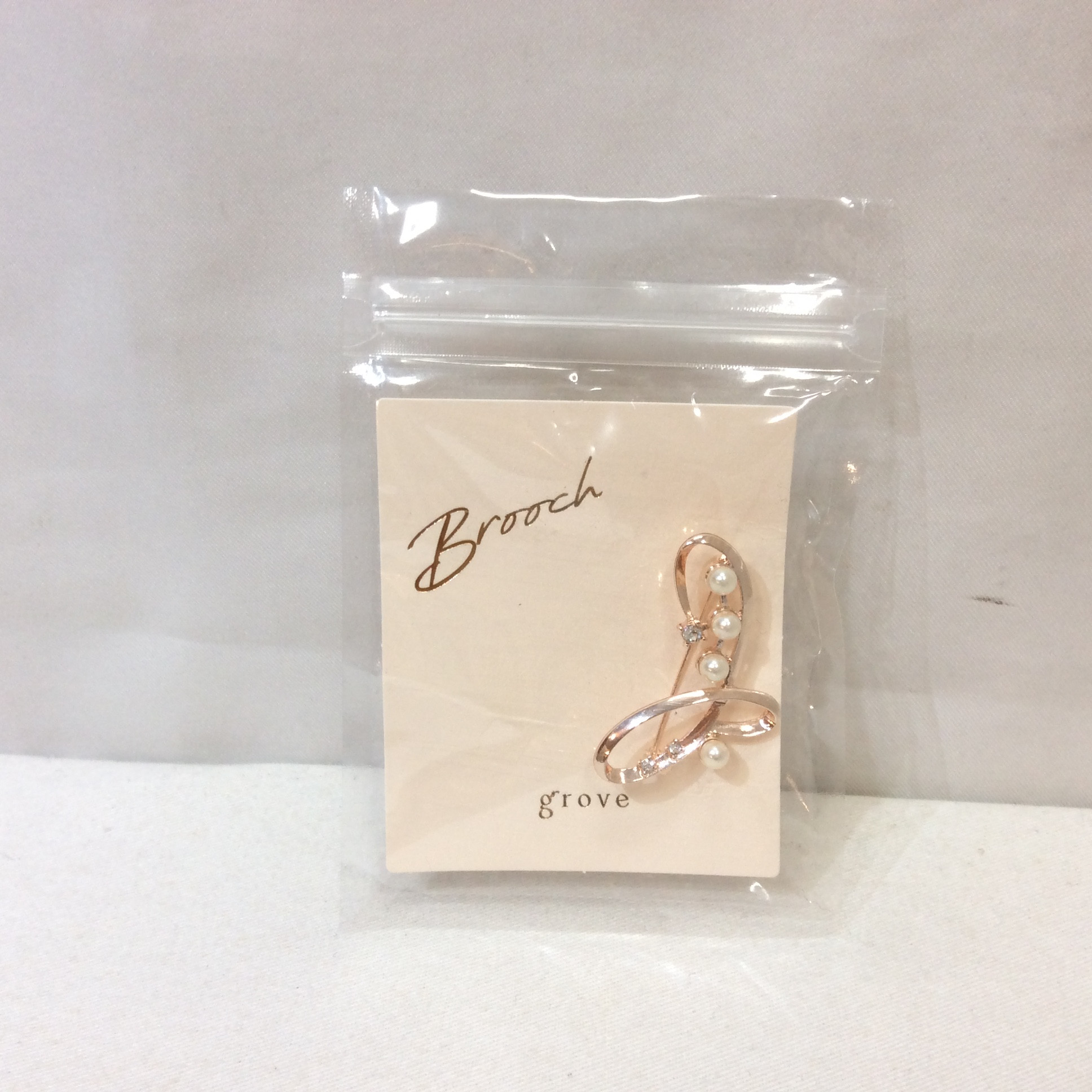 未使用 grove／ワールド  ファッションブローチ