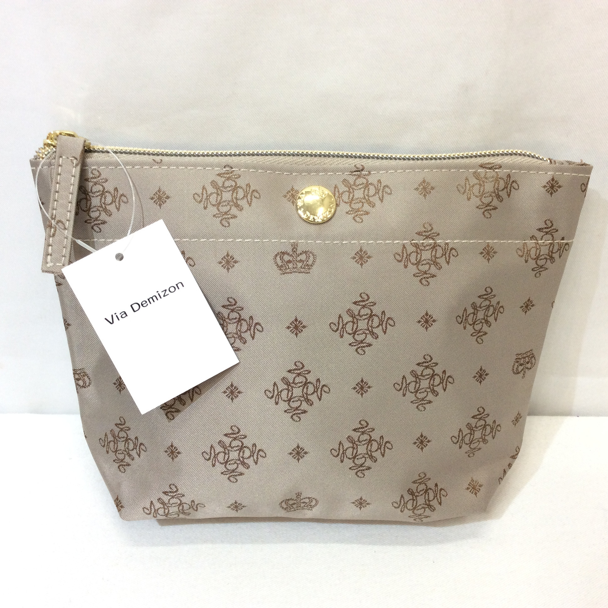 新品☆Via Demizon ビアデミゾン WEB限定 ナイロンジャガードポーチ GL グレー