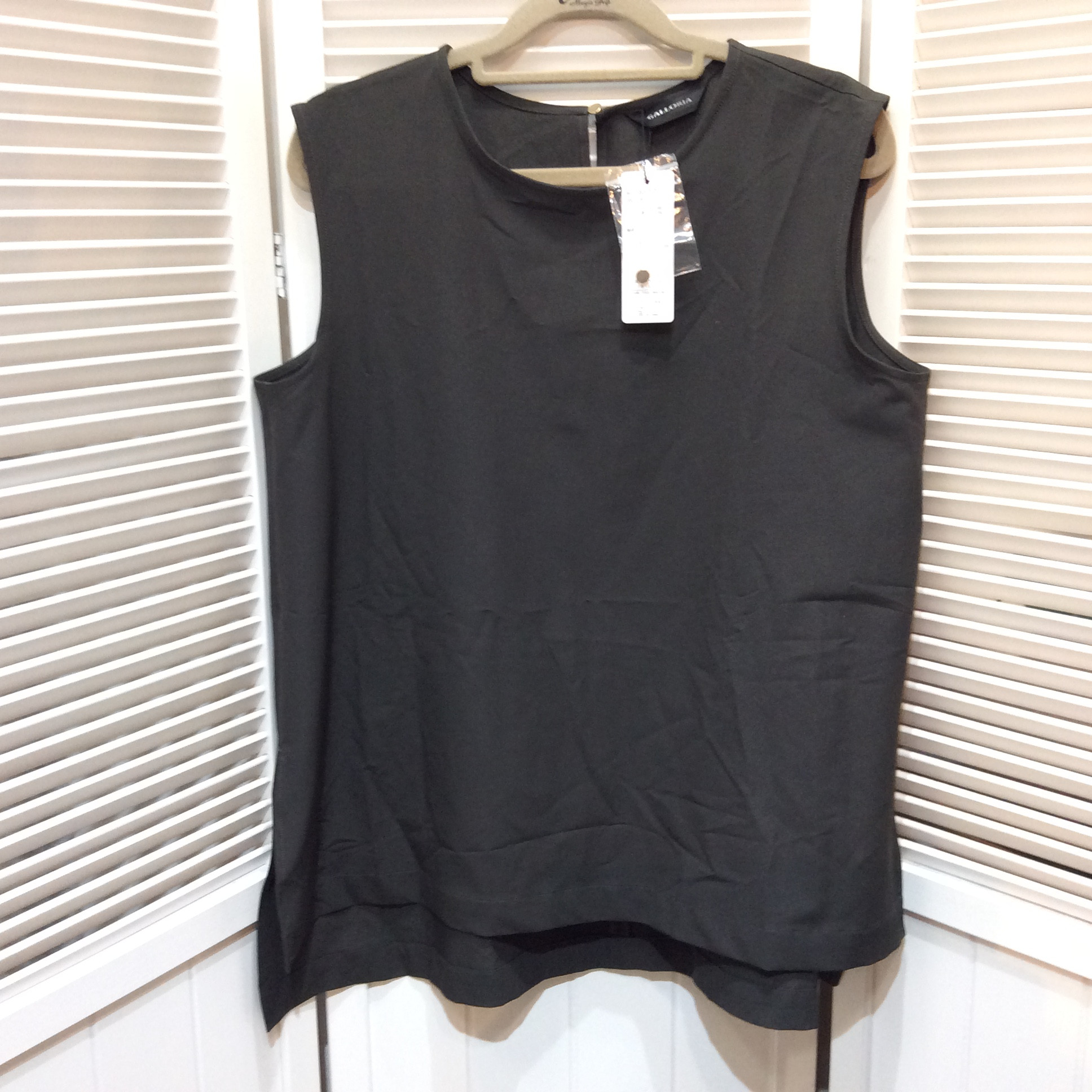 未使用 GALLORIA ノースリーブカットソー   L グレー