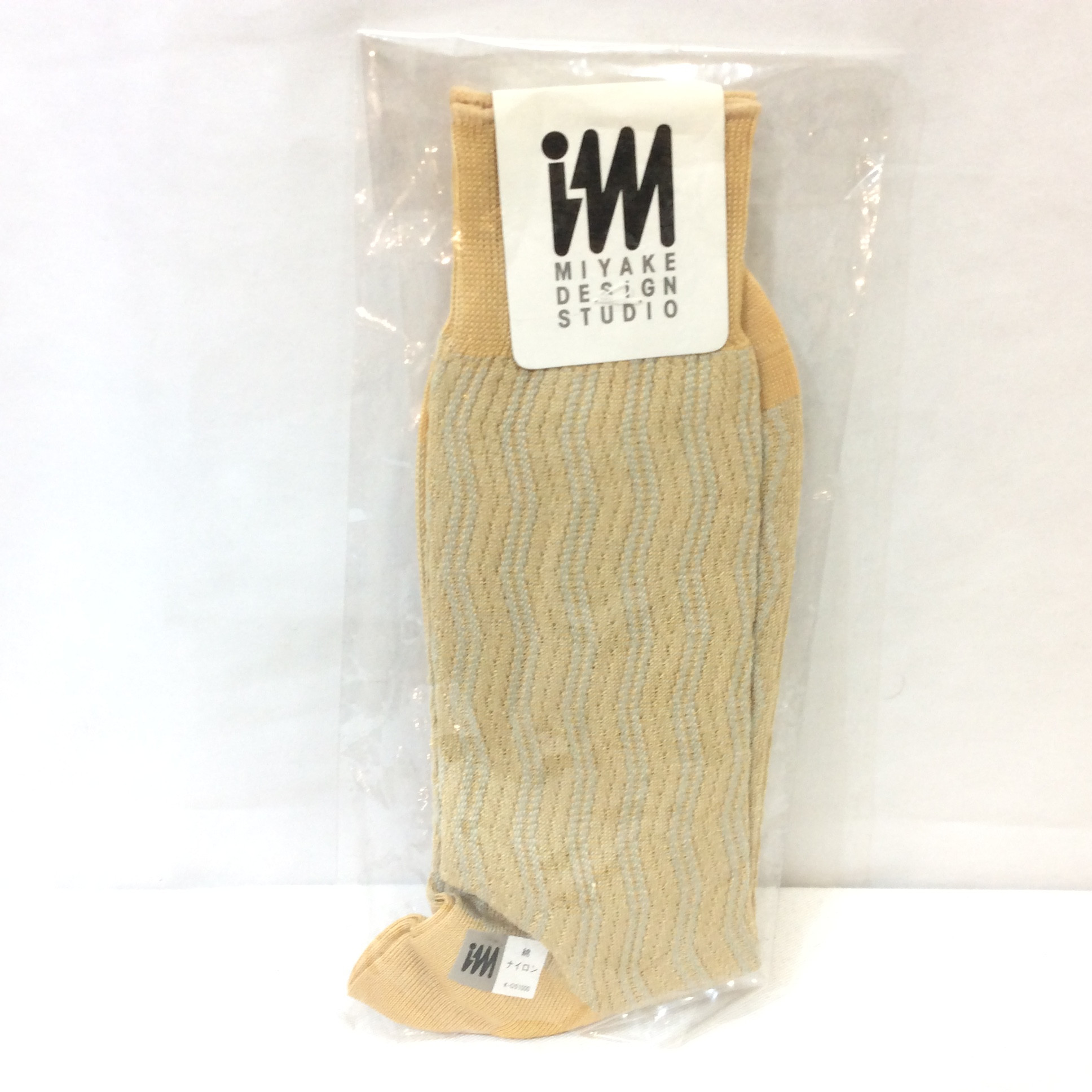 未使用☆イッセイミヤケ メンズ靴下 25cm ベージュ系