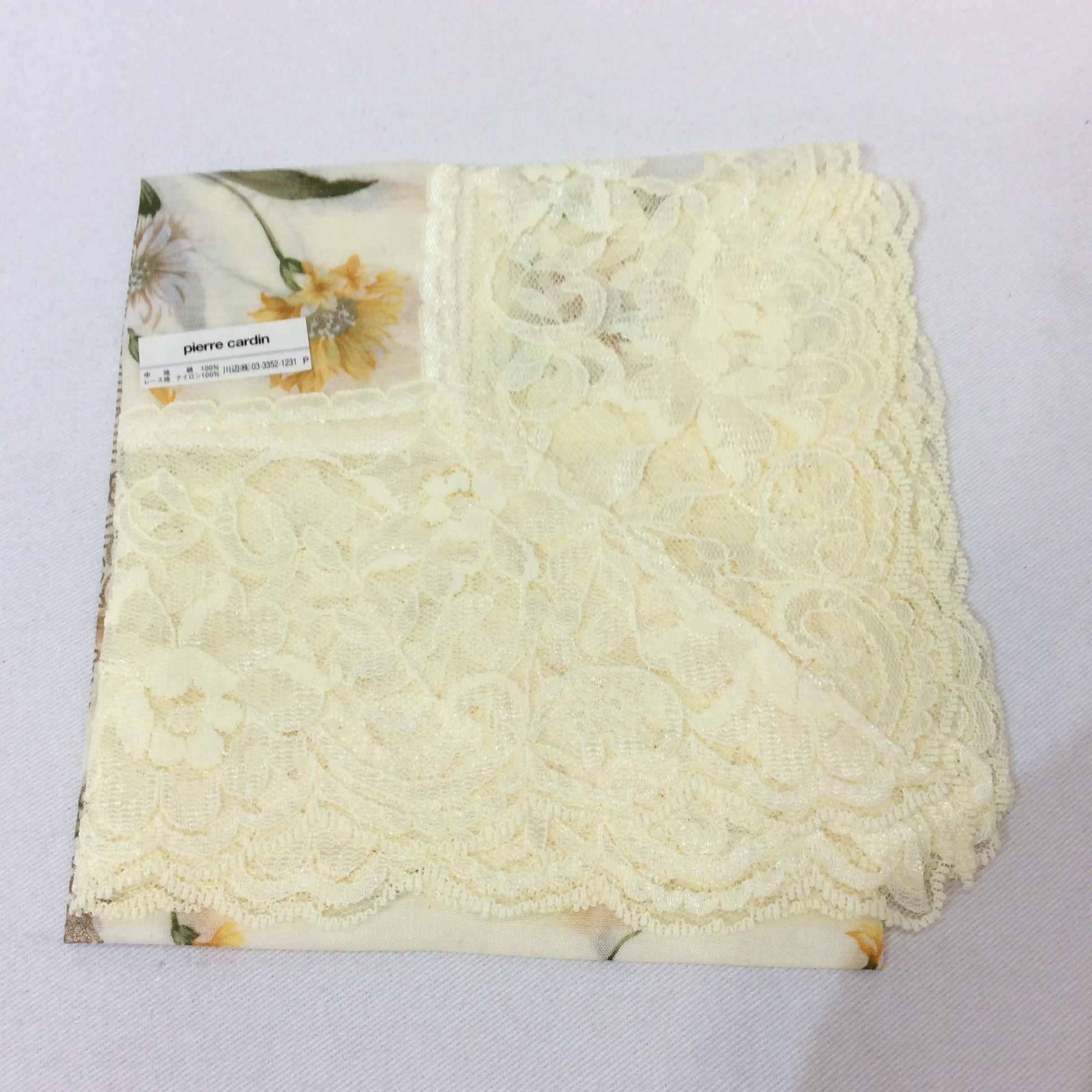 未使用☆ピエールカルダン レースハンカチ イエロー花柄