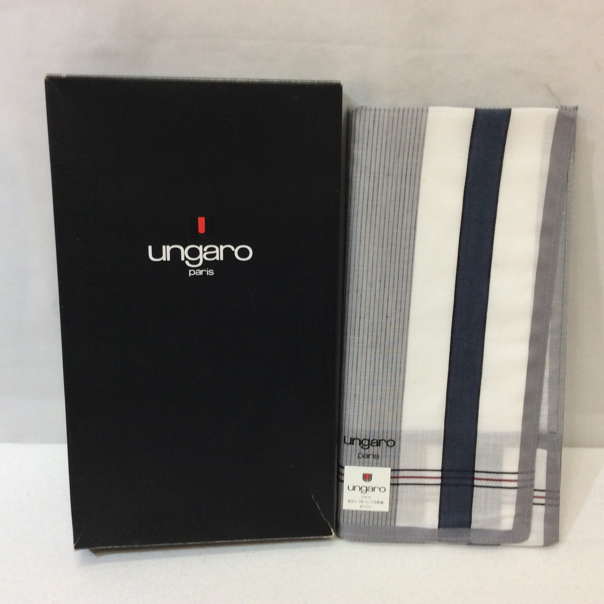 未使用☆ウンガロ メンズハンカチ 箱付き No,2