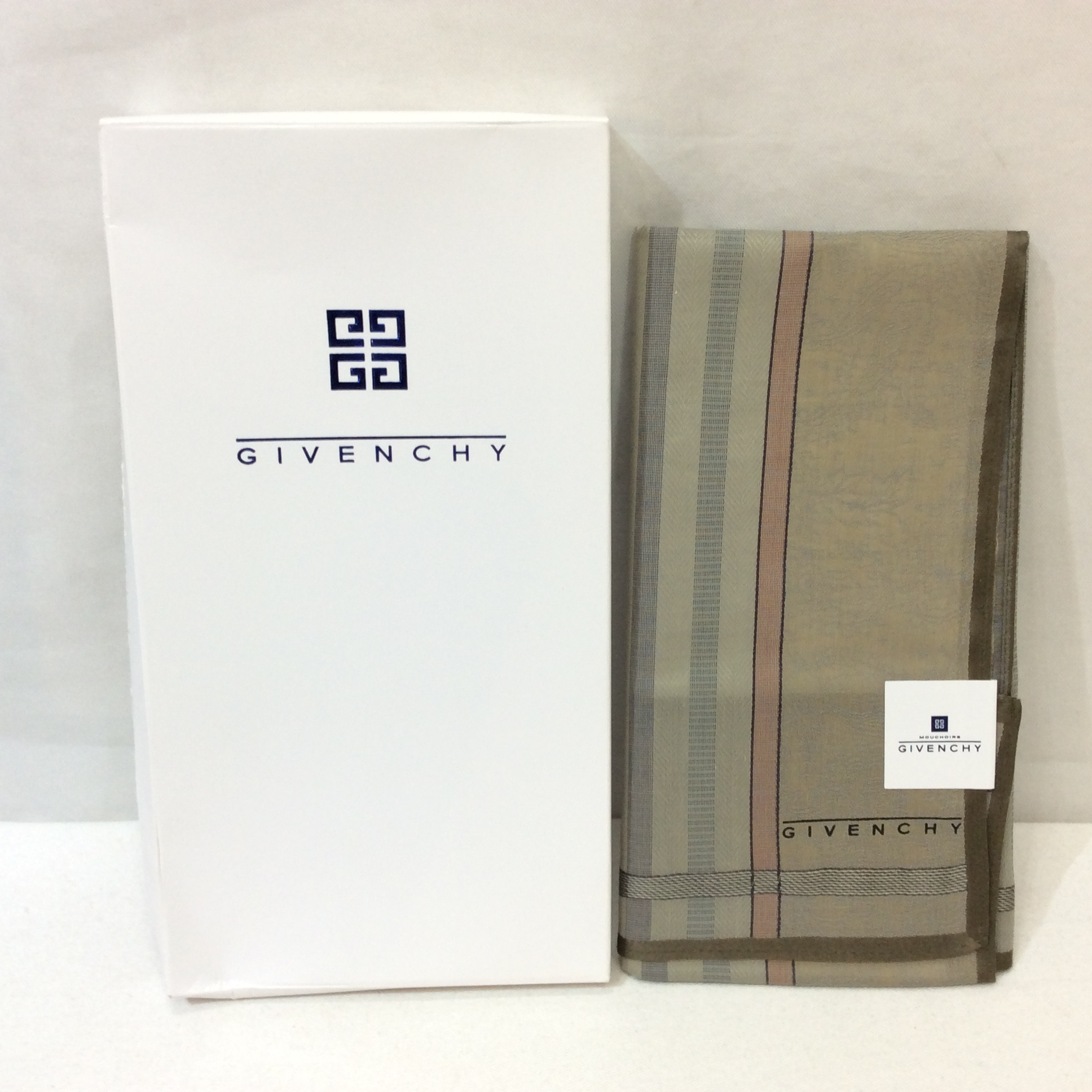 未使用☆ジバンシー メンズハンカチ No,1