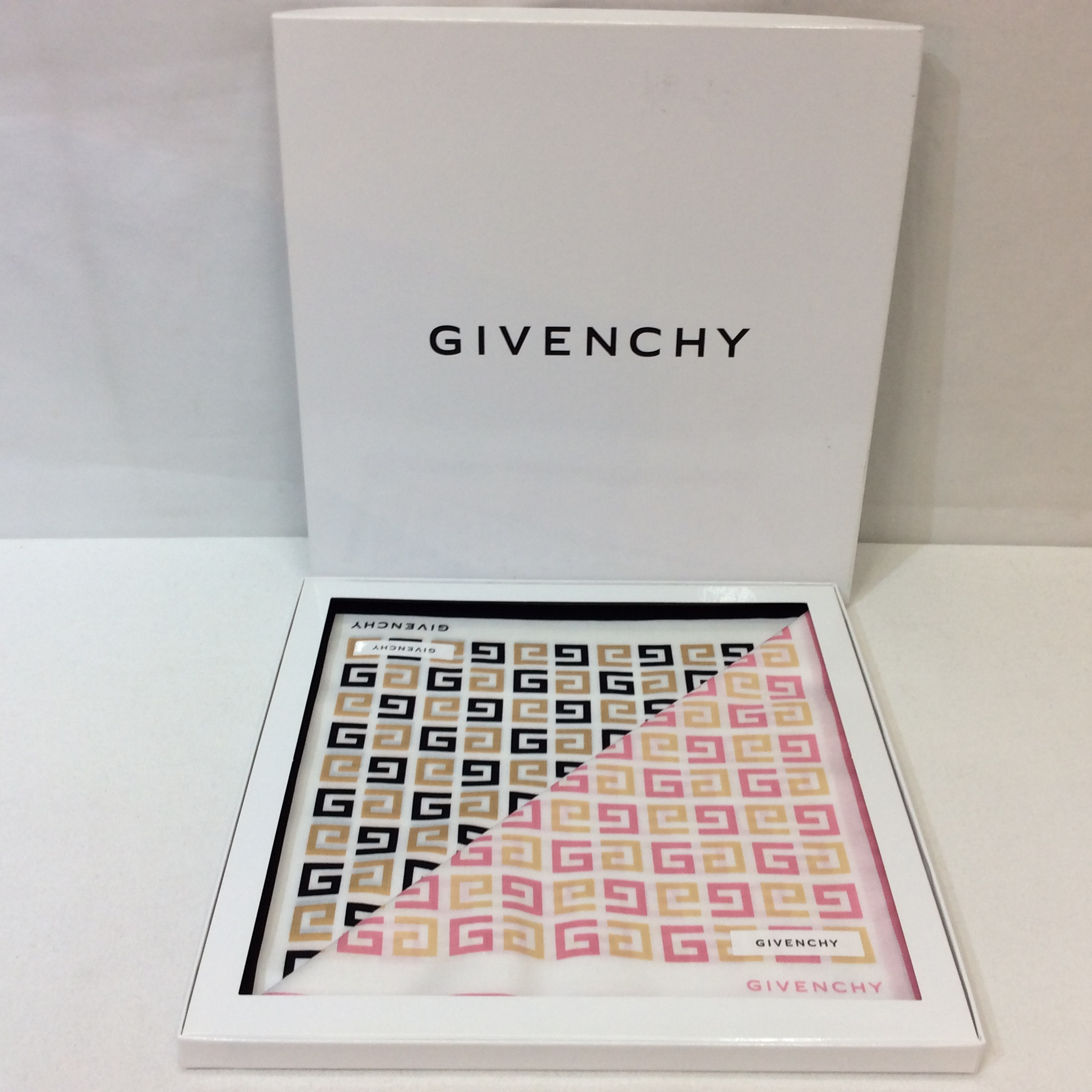 未使用☆ジバンシー ハンカチ2枚セット