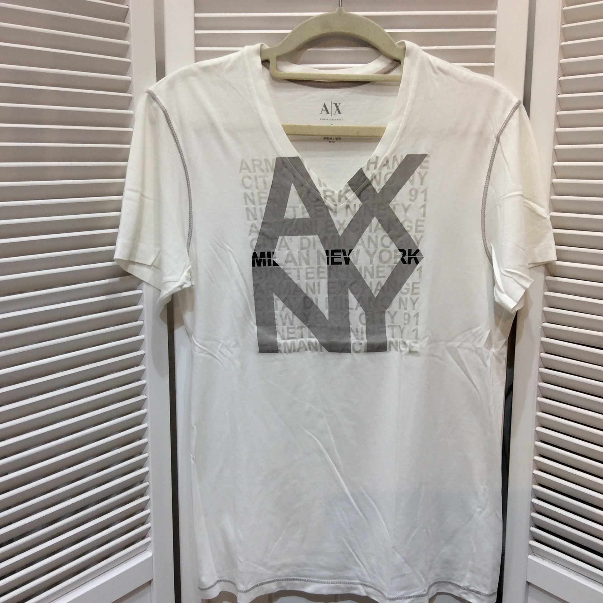 アルマーニエクスチェンジ VネックTシャツ  サイズS ホワイト／ロゴ