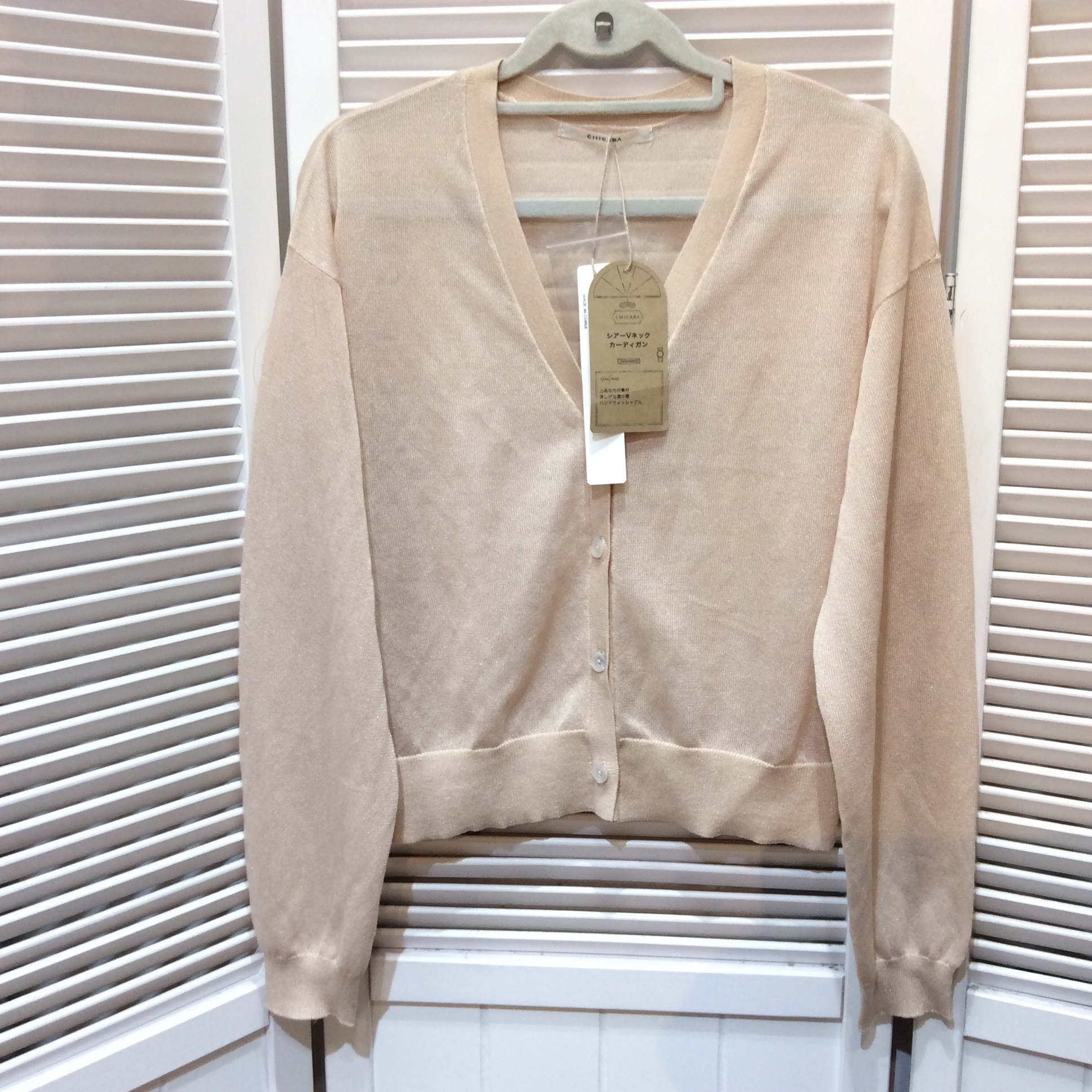 未使用 CHICABA シアーVネックカーディガン サイズ38  アイボリーラメ