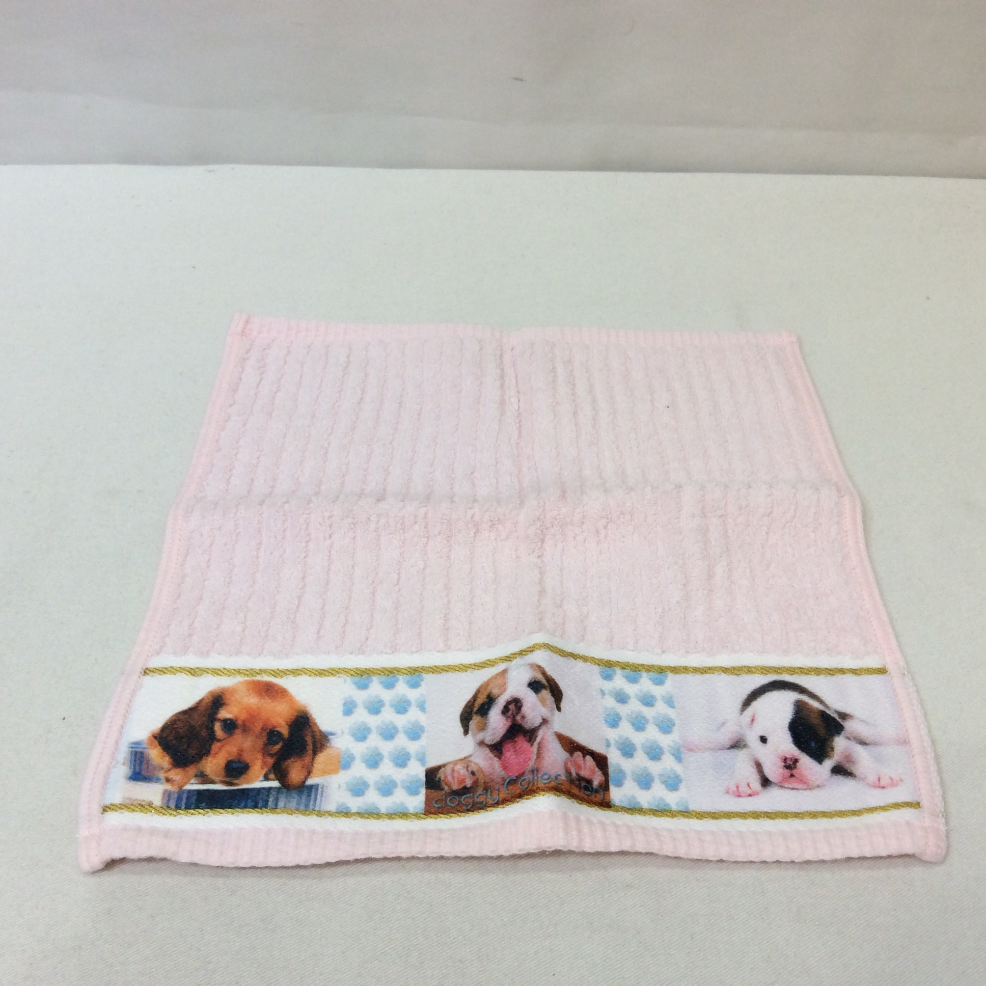 未使用 タオルハンカチ  ピンク／犬