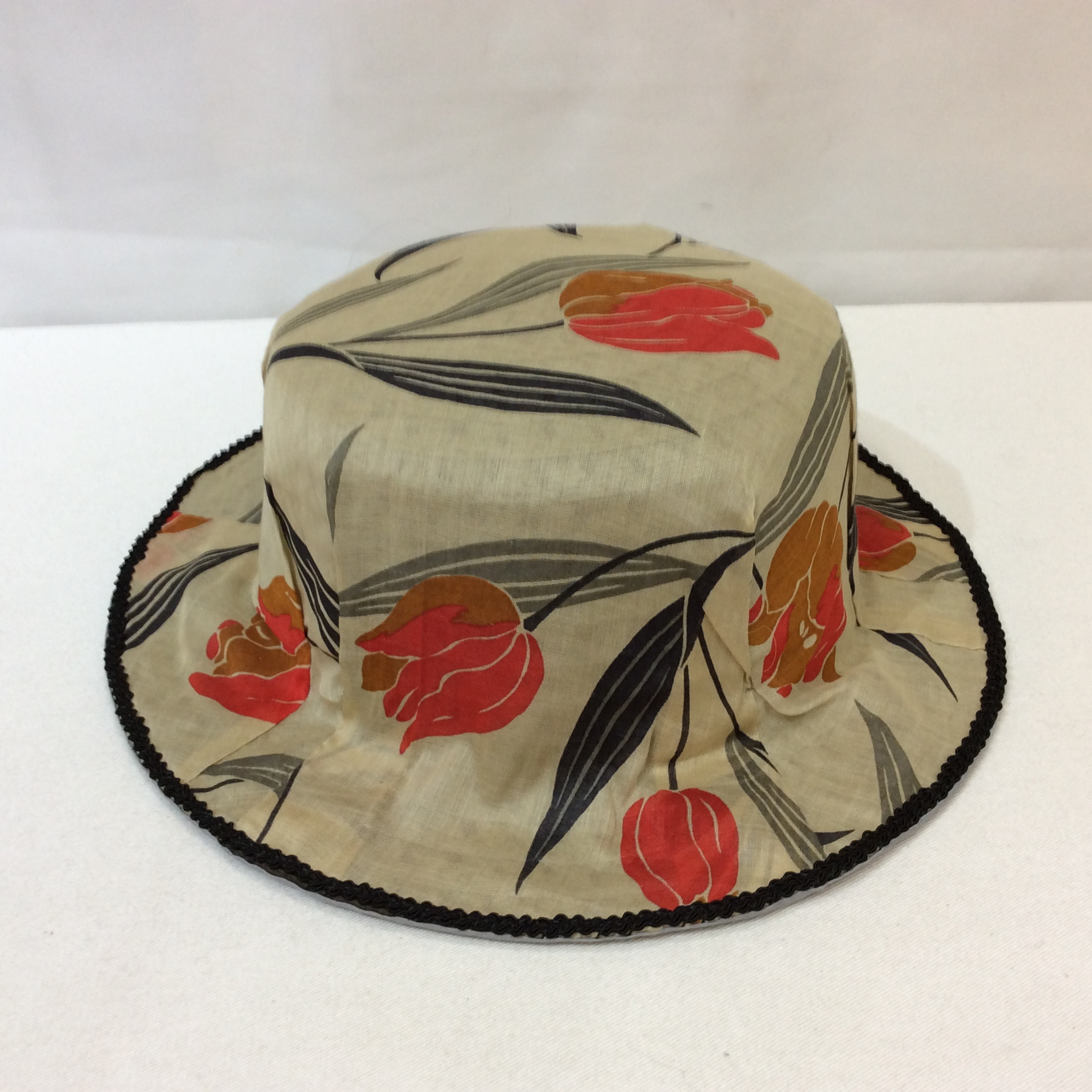 帽子 ベージュ×花柄