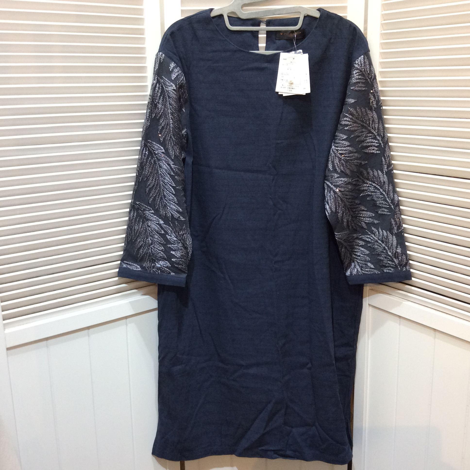 未使用 ワンピース  Lサイズ  ネイビー／刺繍／スパンコール