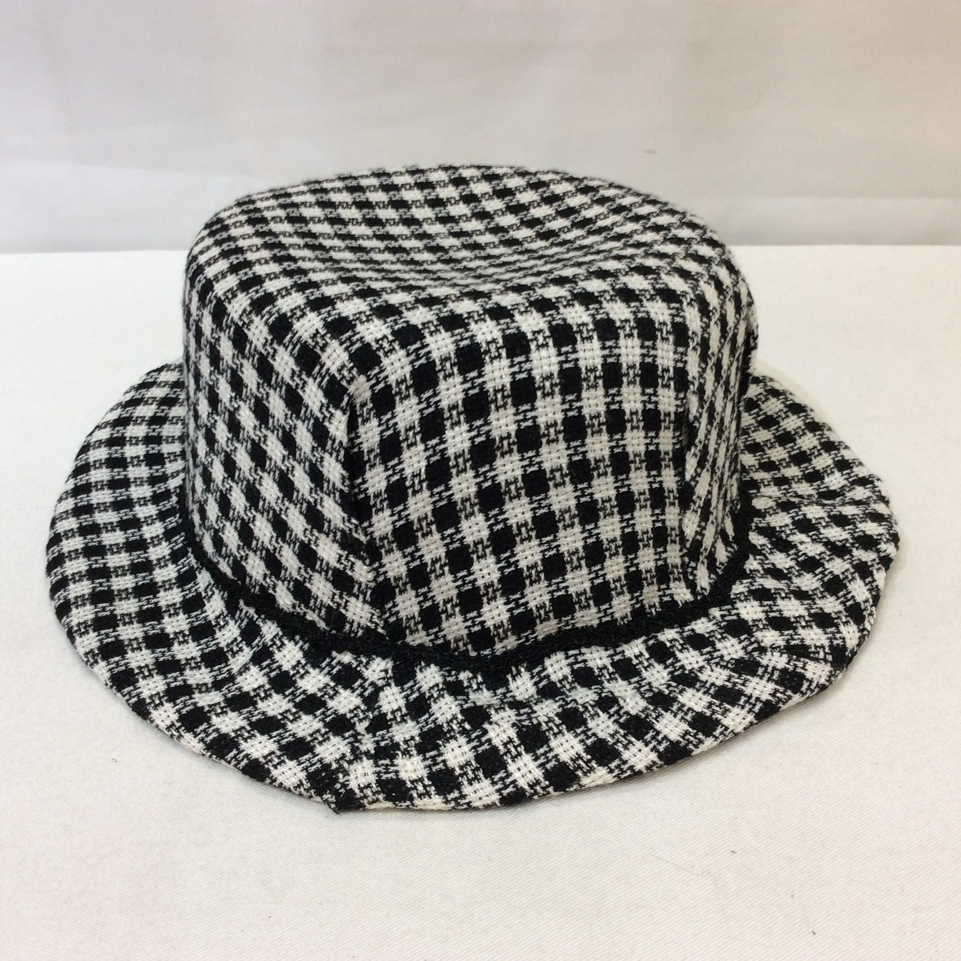 帽子 ホワイト×ブラック チェック柄